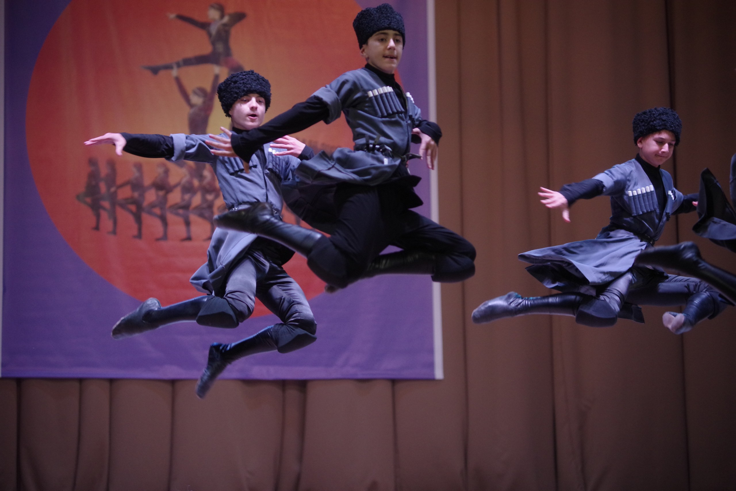 Грузинский танец. Портретный фотограф Денис Милютин