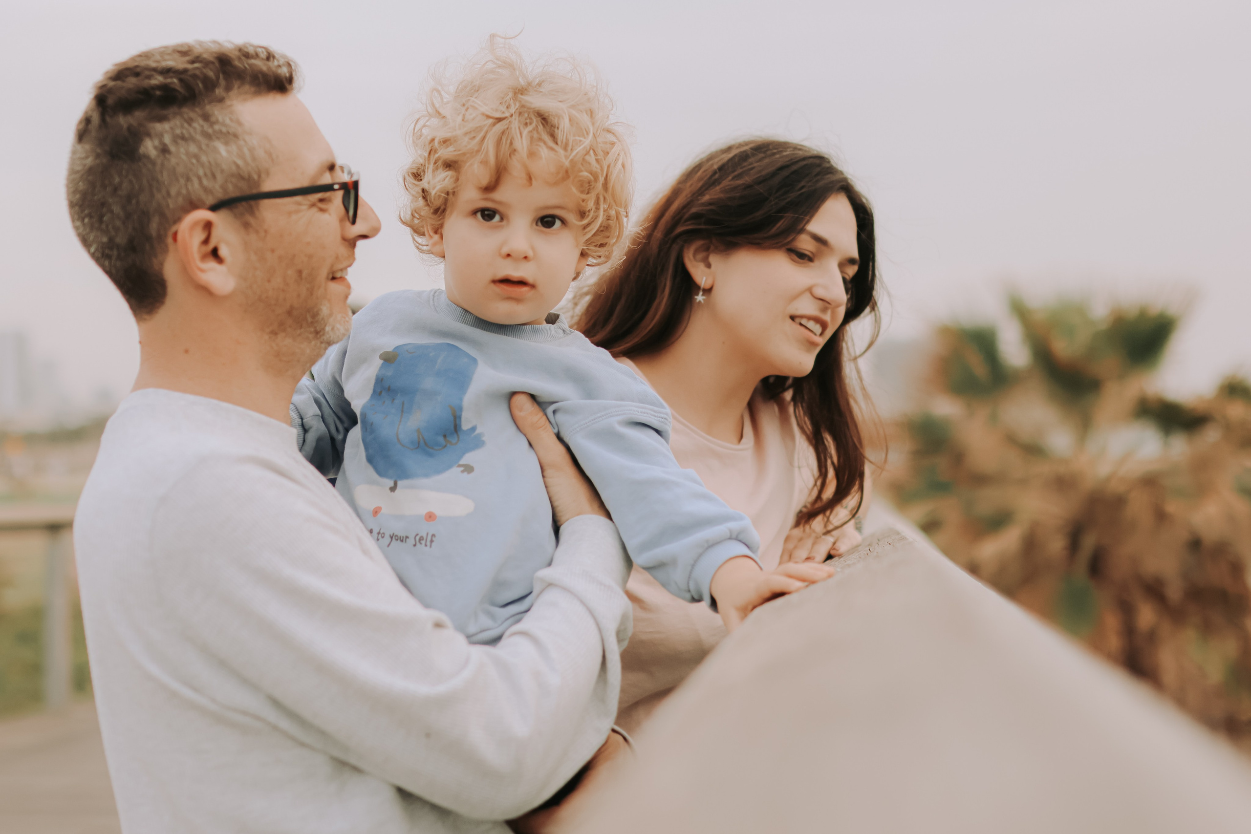 Eithan's family, Tel Aviv | February 2026. Photographer in Israel Alice Milchin