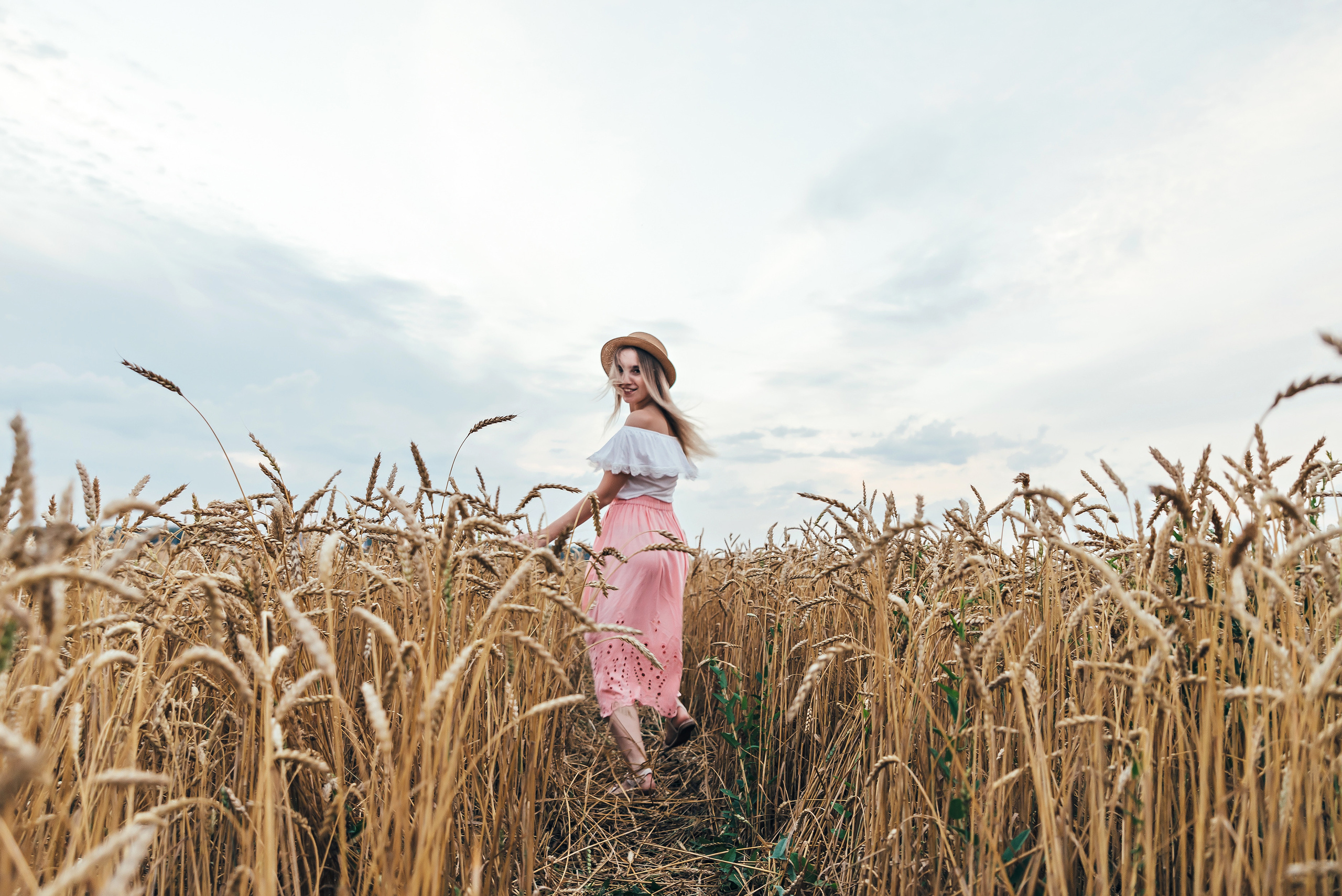 В поле. Семейный и свадебный фотограф в Новосибирске Мария Гоппе (Харина)