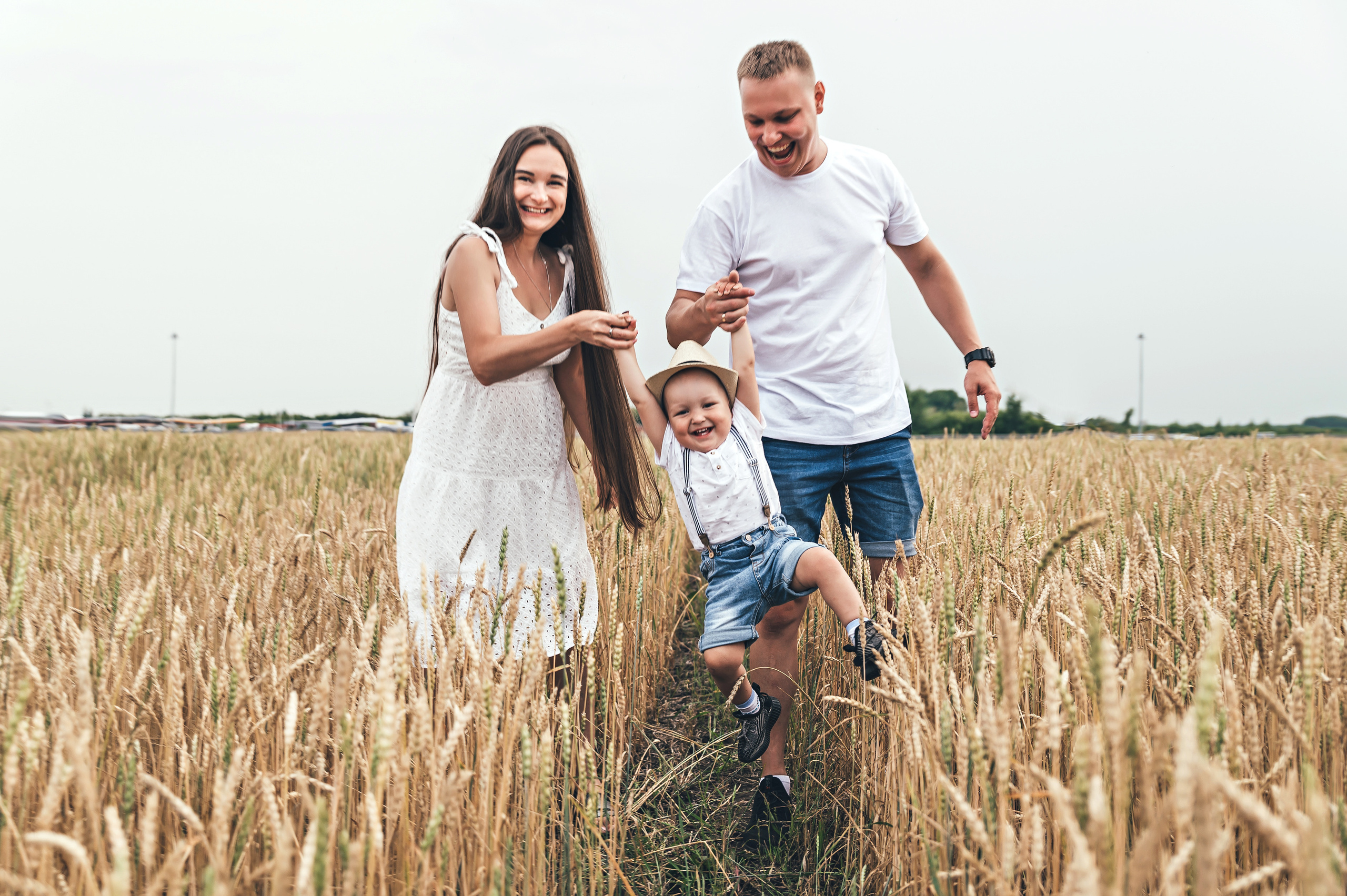 В пшеничном поле. Семейный и свадебный фотограф в Новосибирске Мария Гоппе (Харина)