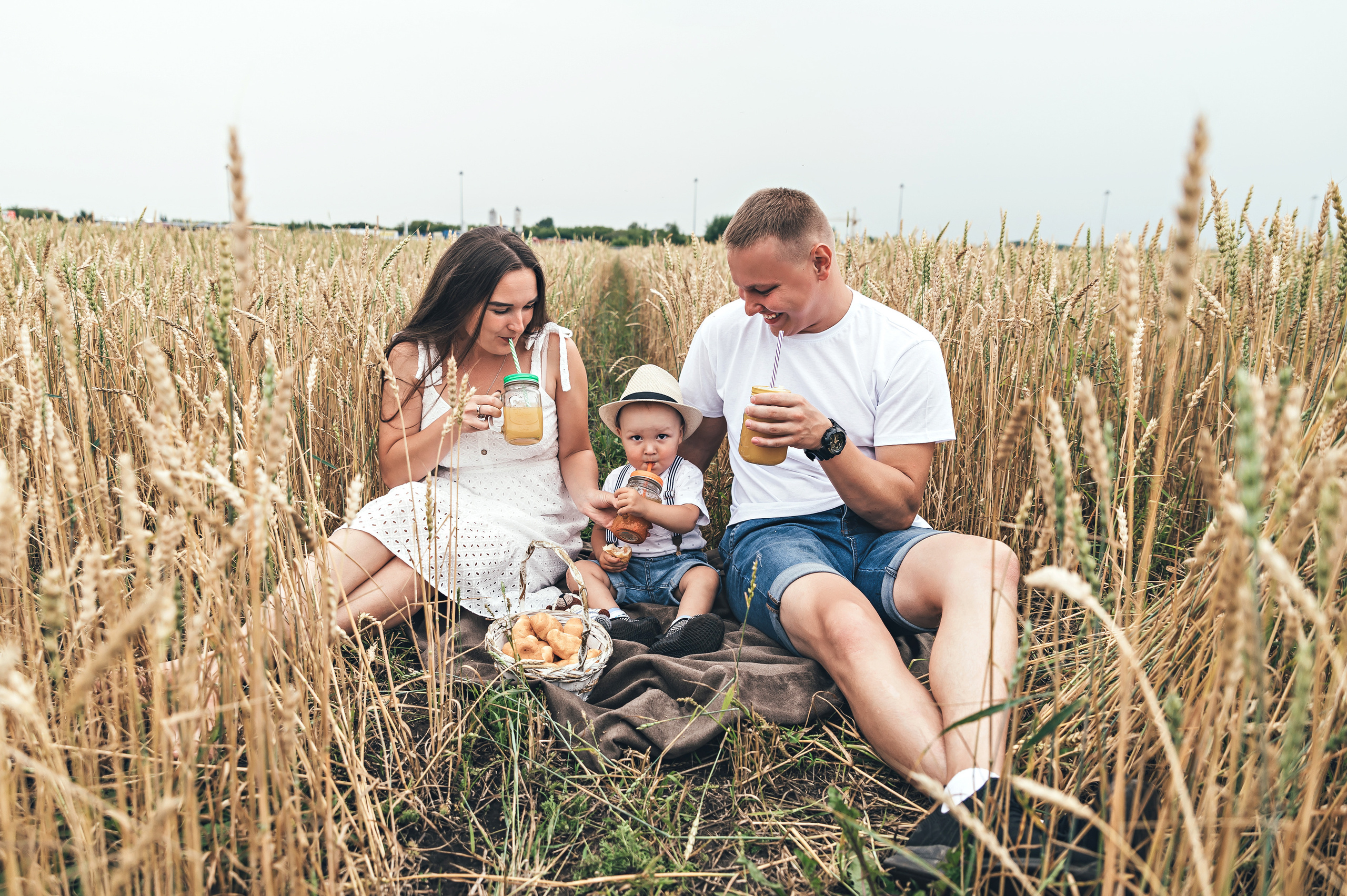 В пшеничном поле. Семейный и свадебный фотограф в Новосибирске Мария Гоппе (Харина)