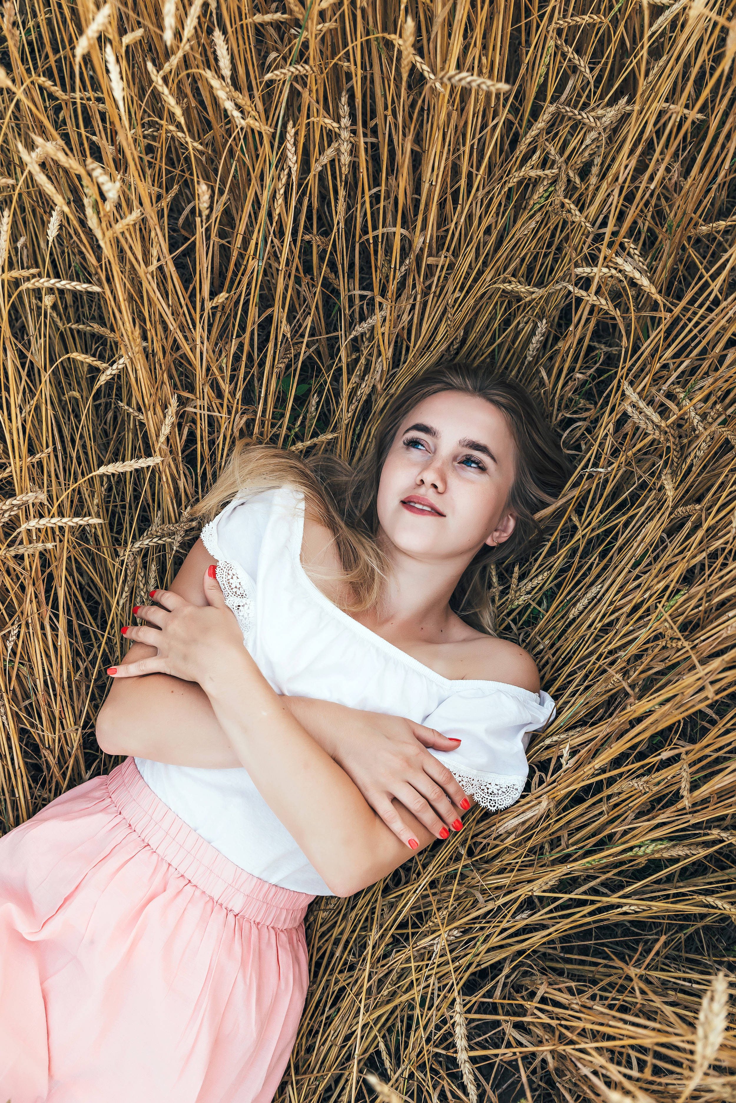 В поле. Семейный и свадебный фотограф в Новосибирске Мария Гоппе (Харина)