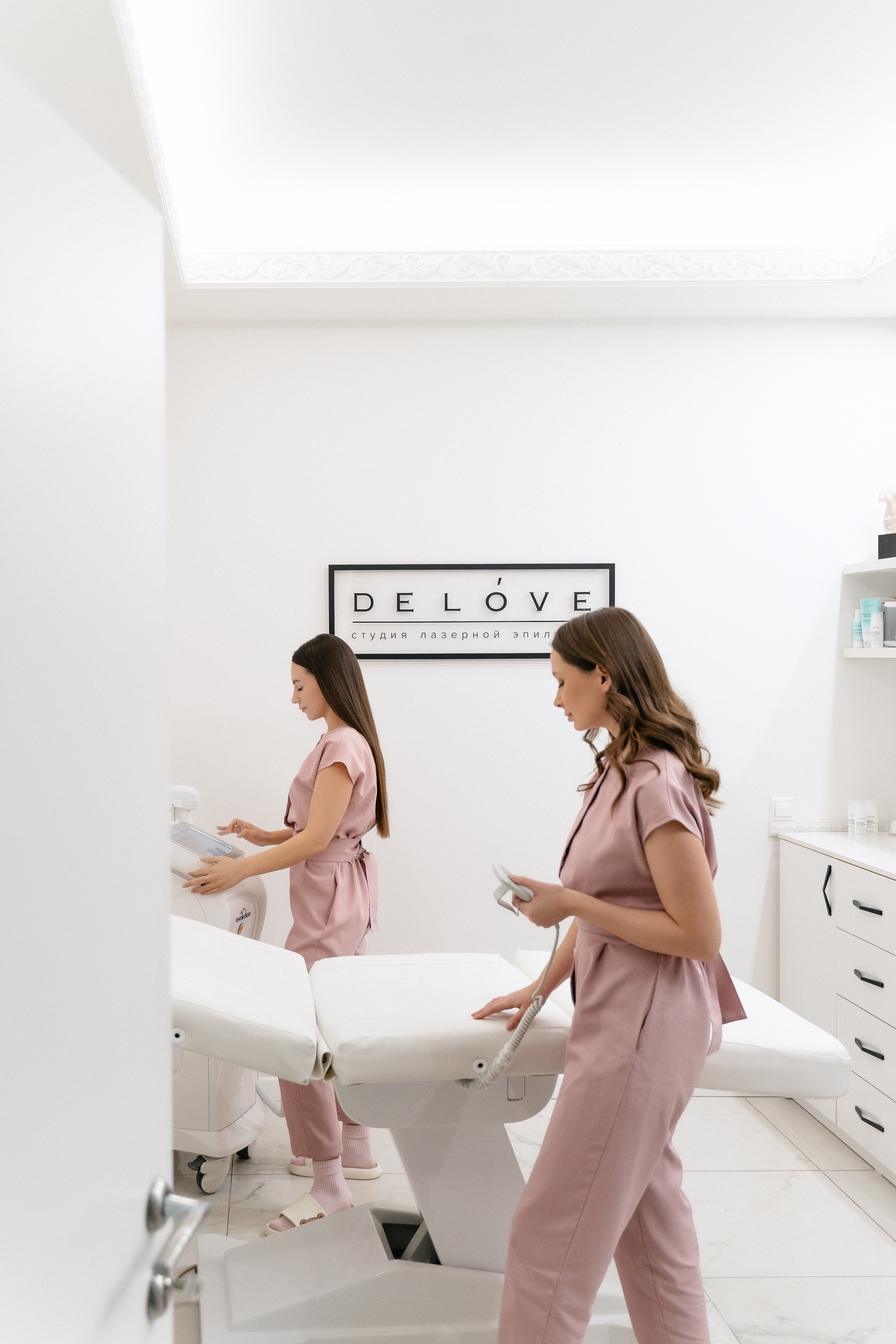 De Love. Студия лазерной эпиляции. Nadezhda Migunova, Photographer