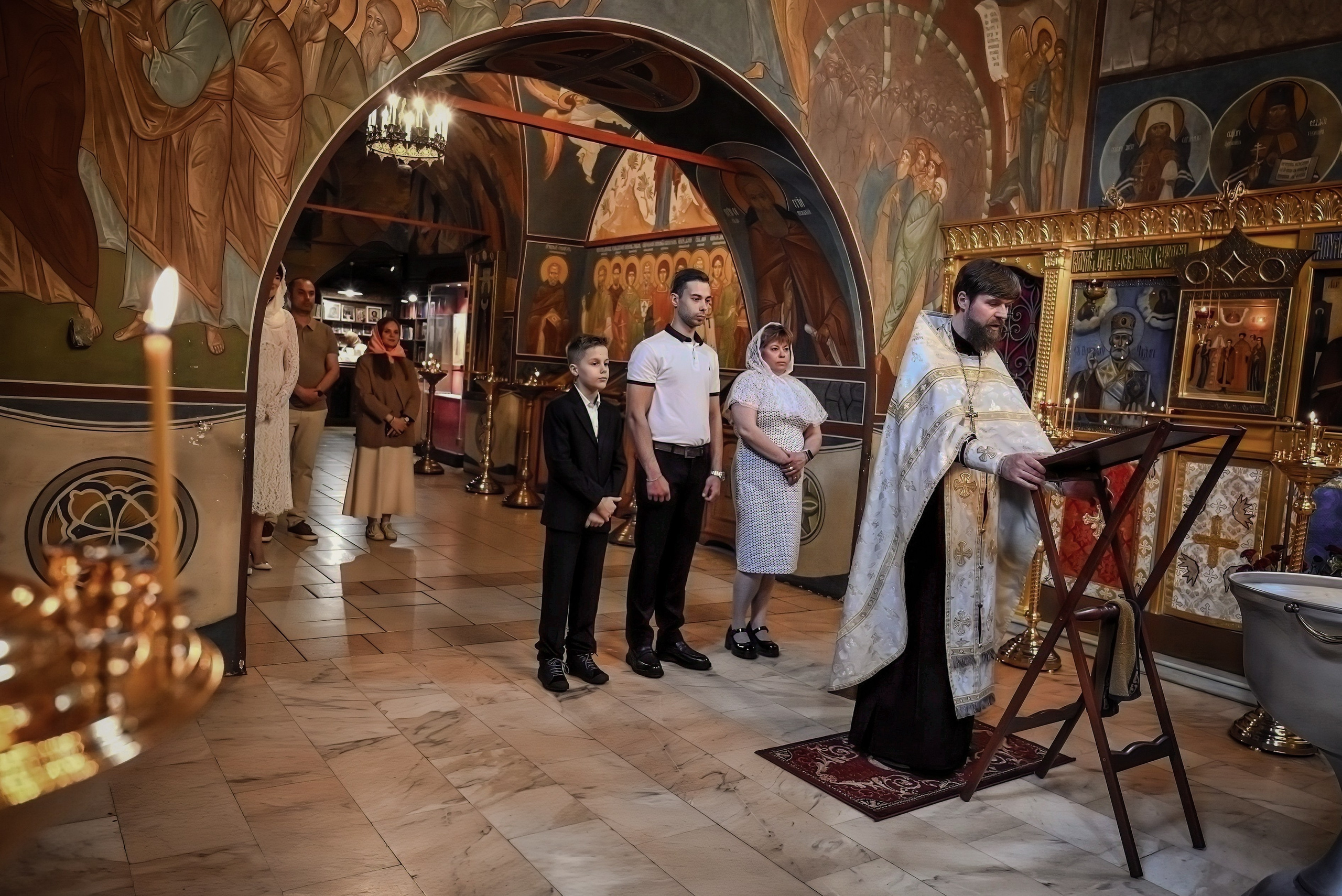 Крещение Арбат мама Ксения. Семейный и детский фотограф Москва