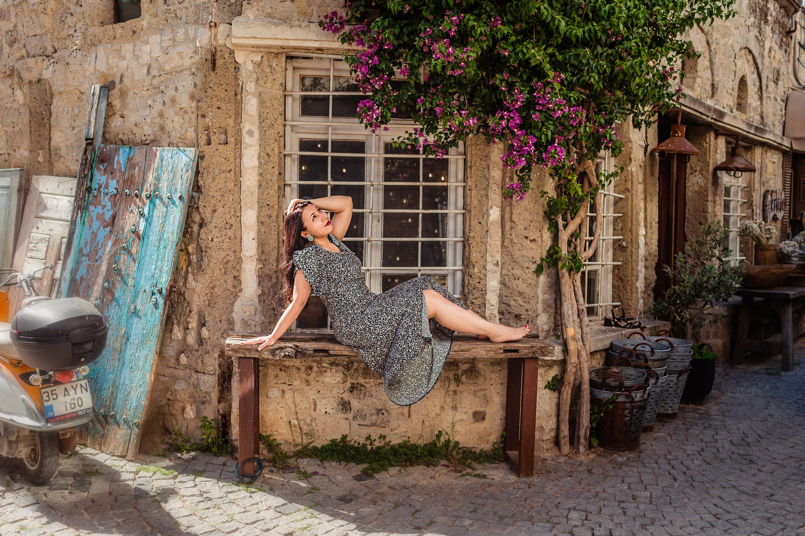 Photo session for tourists in Alacati, Cesme