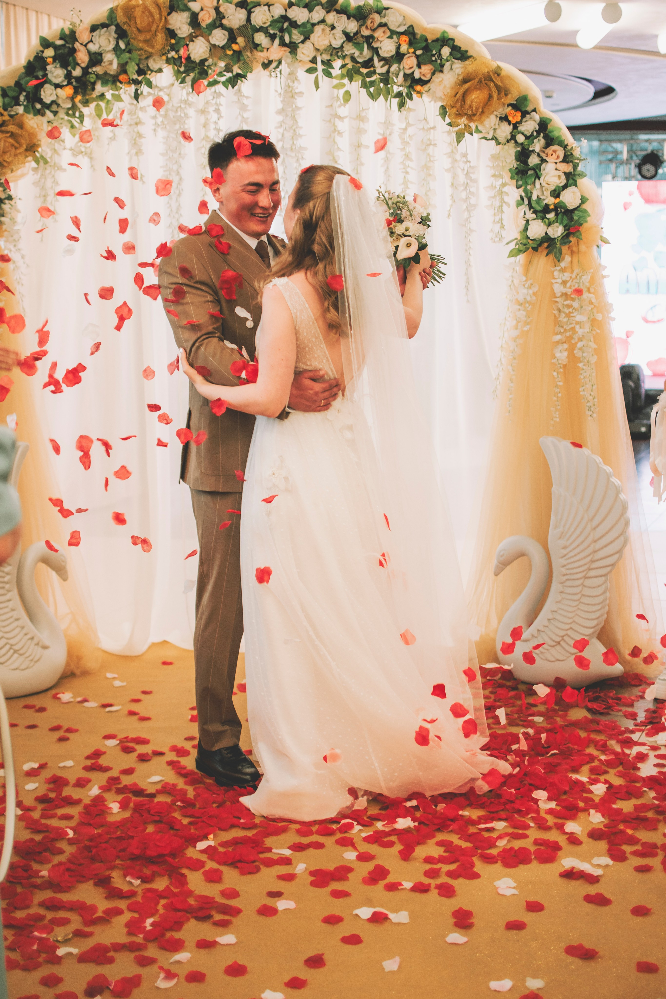 Альберт и Анастасия (Студийная фотосессия, роспись в ДК Нефтяник + фотосессия с гостями). Семейный и свадебный фотограф Губкинский и Ставрополь