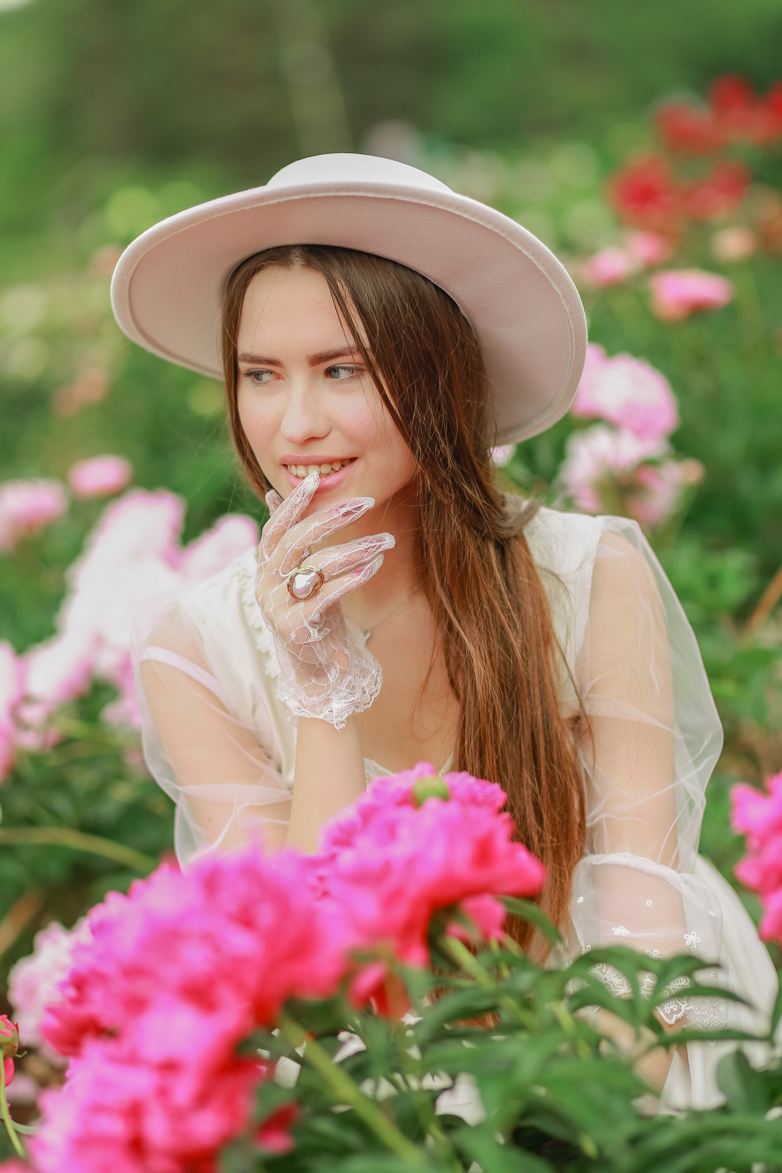 Фотосессия с пионами. Иванова Ирина Свадебный и семейный фотограф г. Уфа