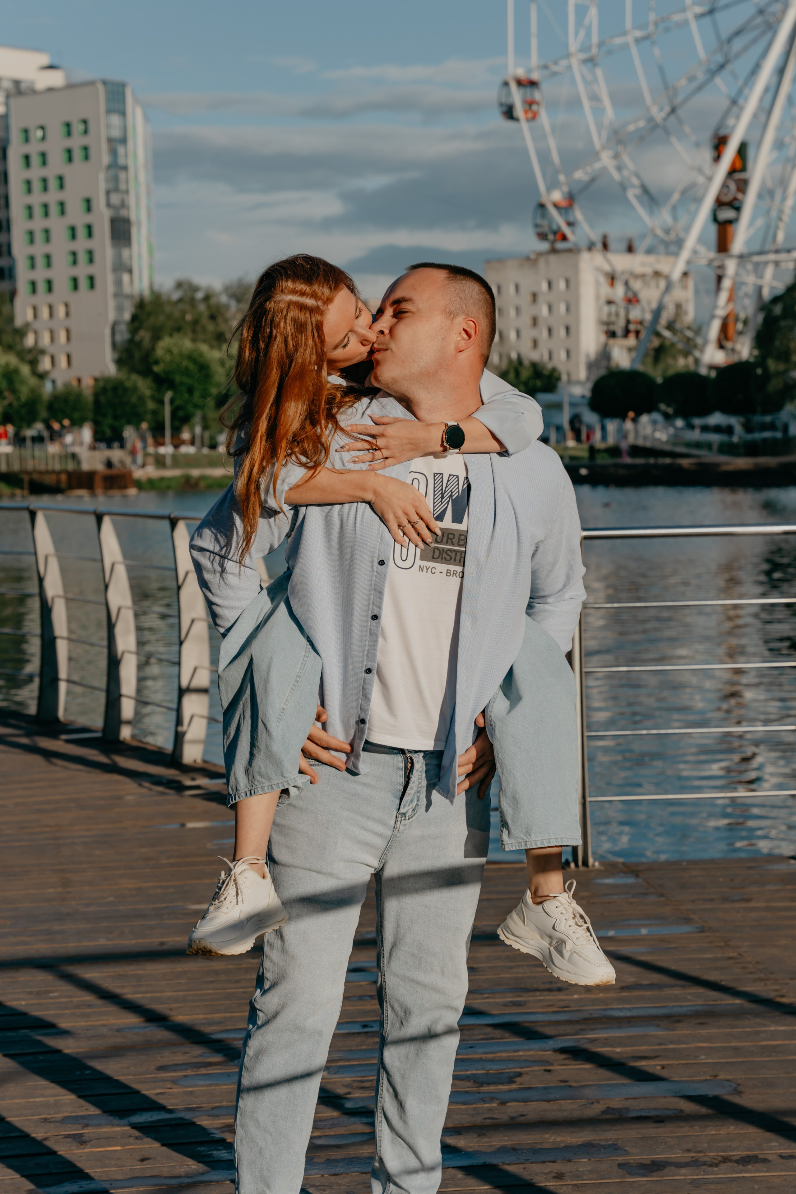 Закат. Цирк. Мы