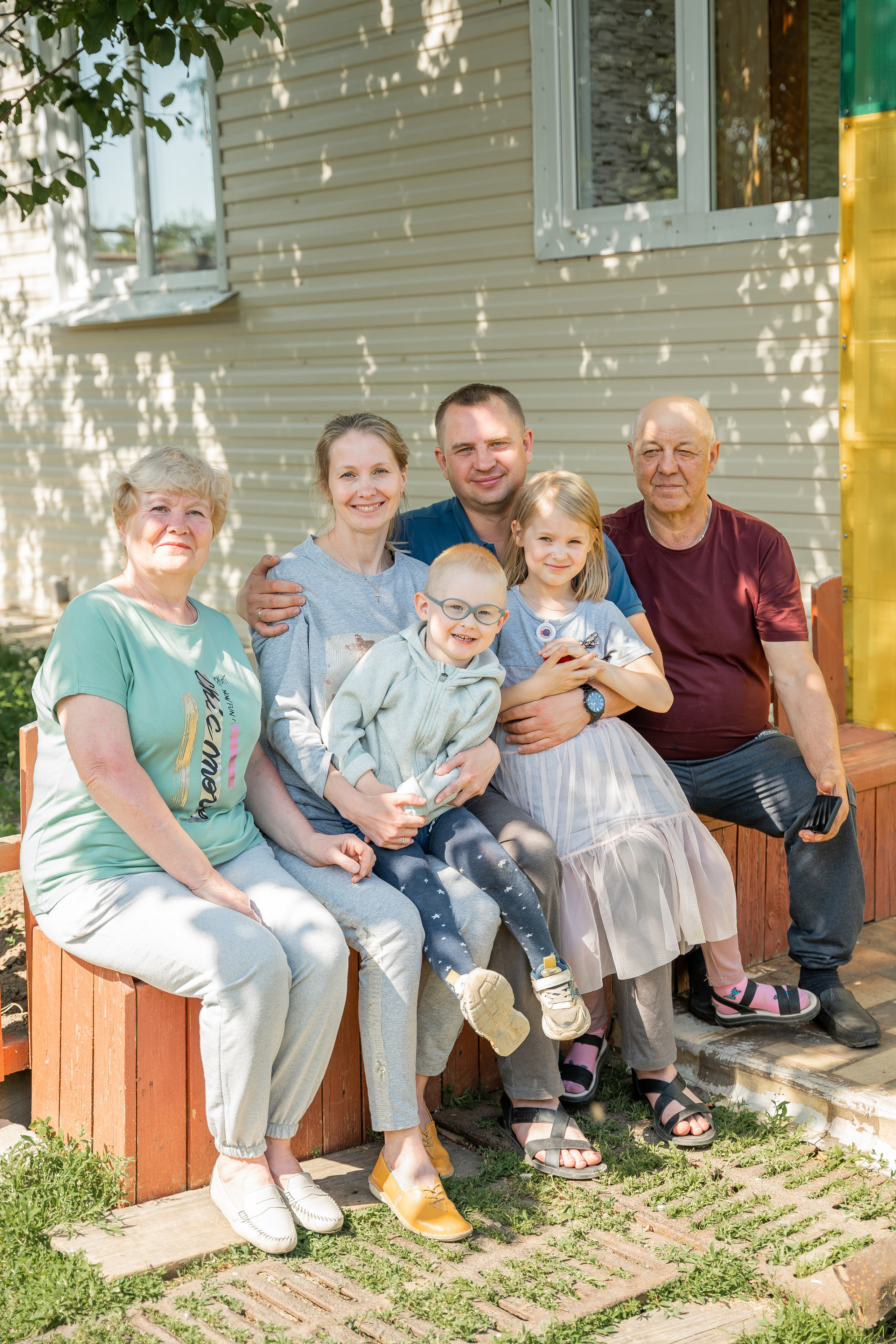 Связь поколений. А у дедушки с бабушкой юбилей