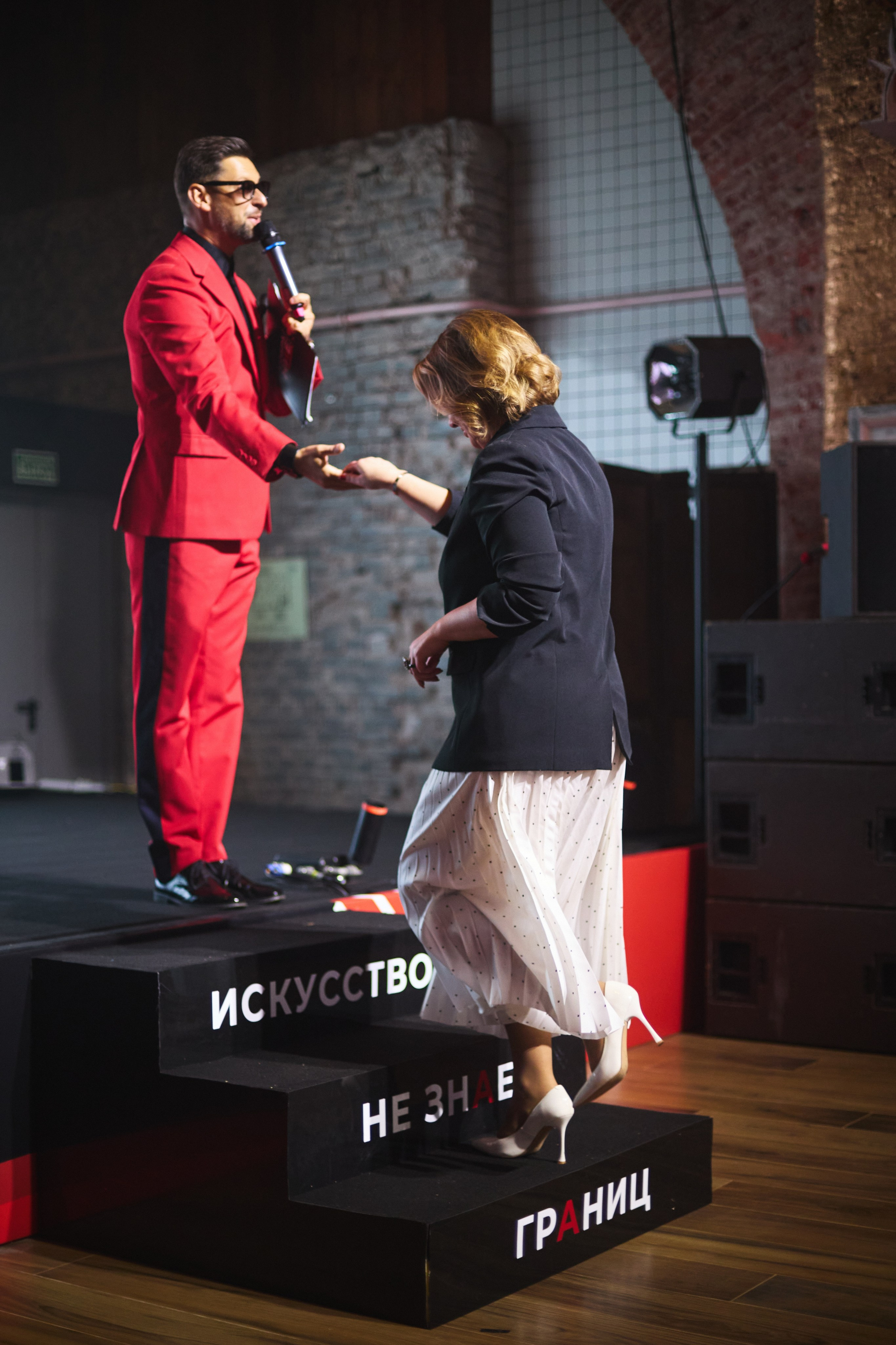 Альфа-Банк: Собрание Искусств в Санкт-Петербурге. КонТайм: профессиональная съемка для организаций