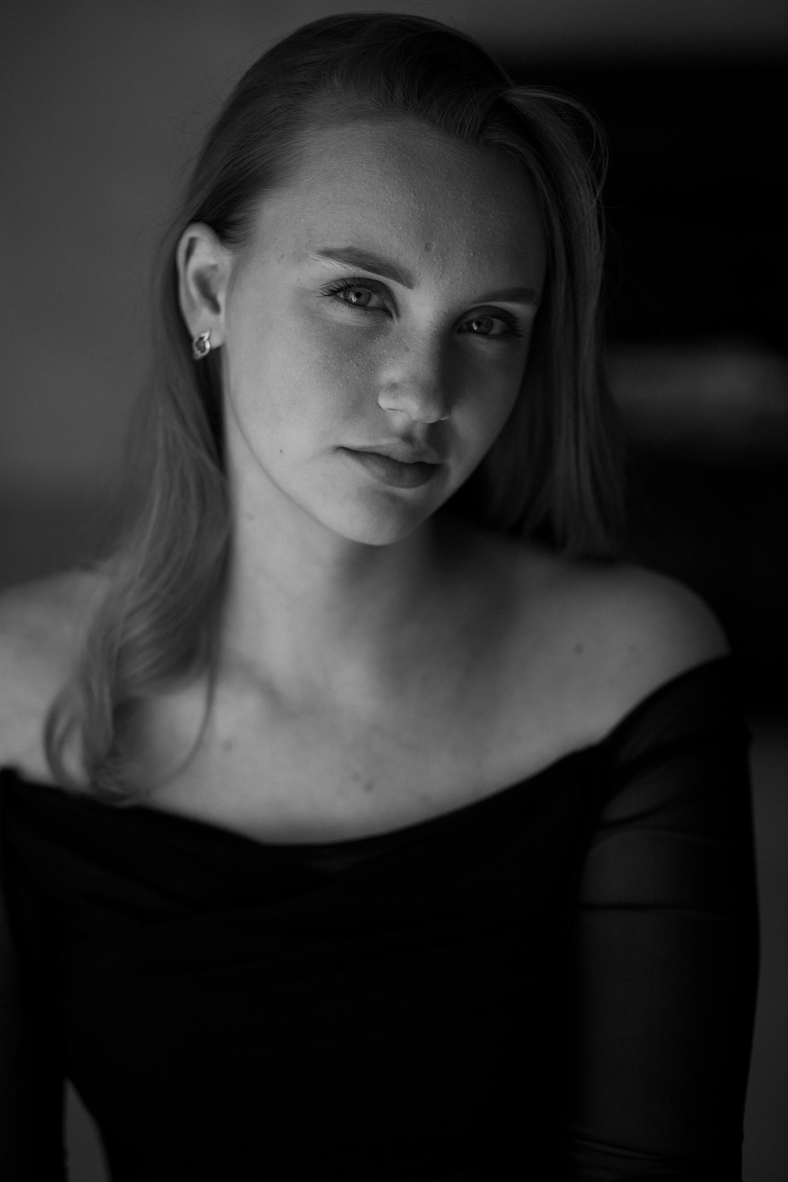 Студийные съемки в ч/б. Женский фотограф в Москве Рина Леонтьева