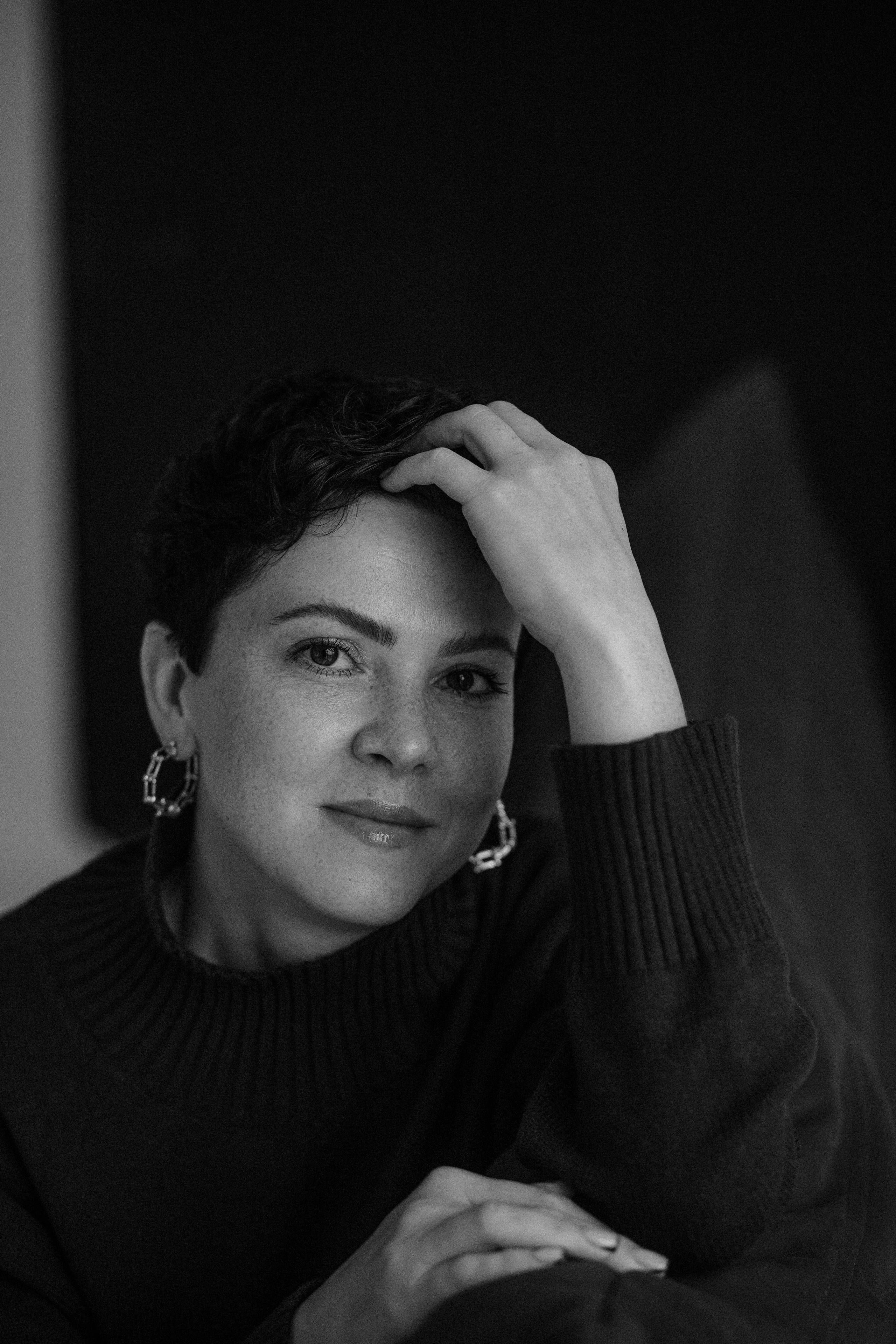 Студийные съемки в ч/б. Женский фотограф в Москве Рина Леонтьева