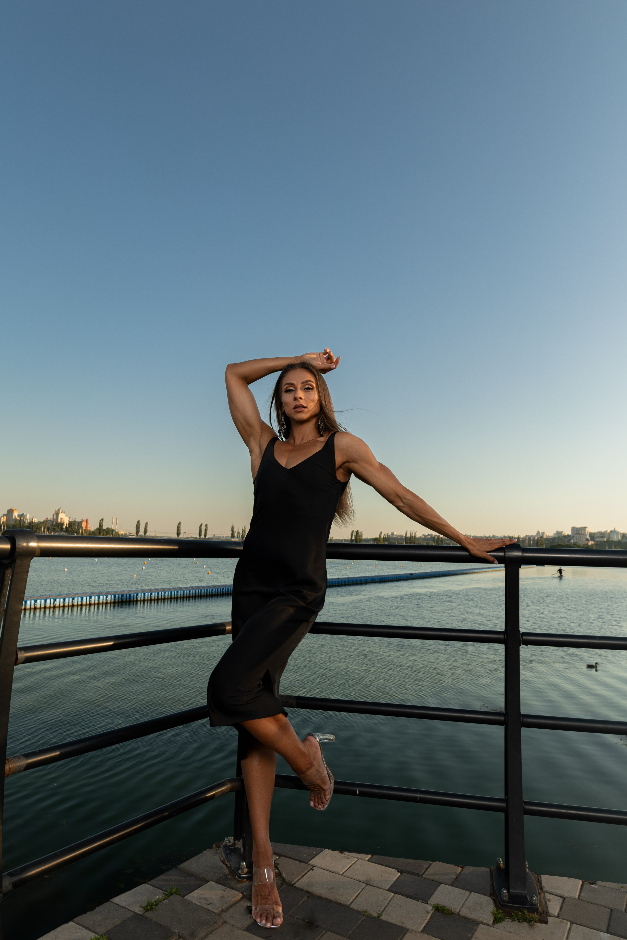 Съемка с Марией на улице в вечернее время для «себя» и контента. Дмитрий Шульгин, портретный фотограф в Воронеже