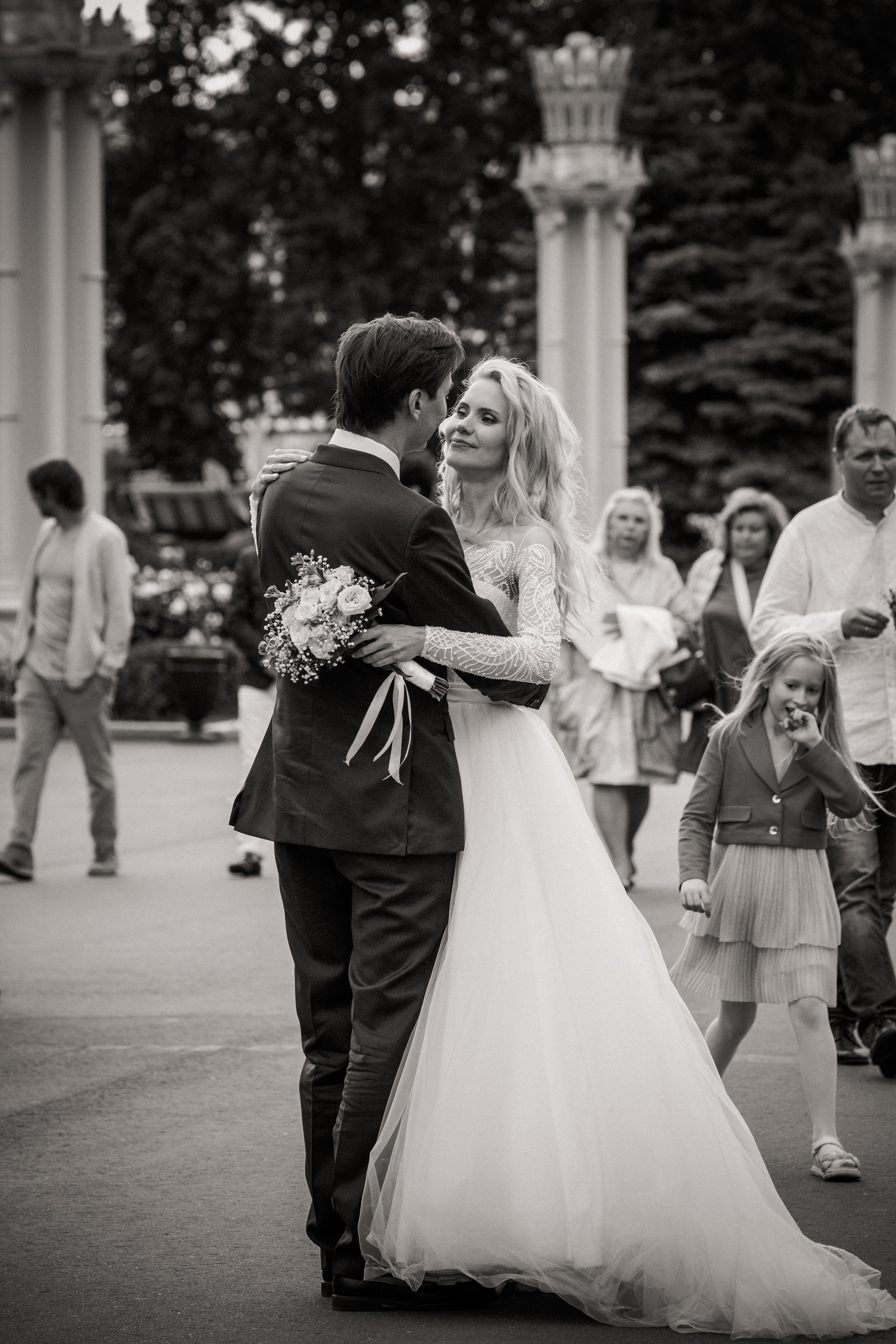 Свадебная фотосессия на ВДНХ. Свадебный и семейный фотограф в Москве и Подмосковье Лариса Козлова