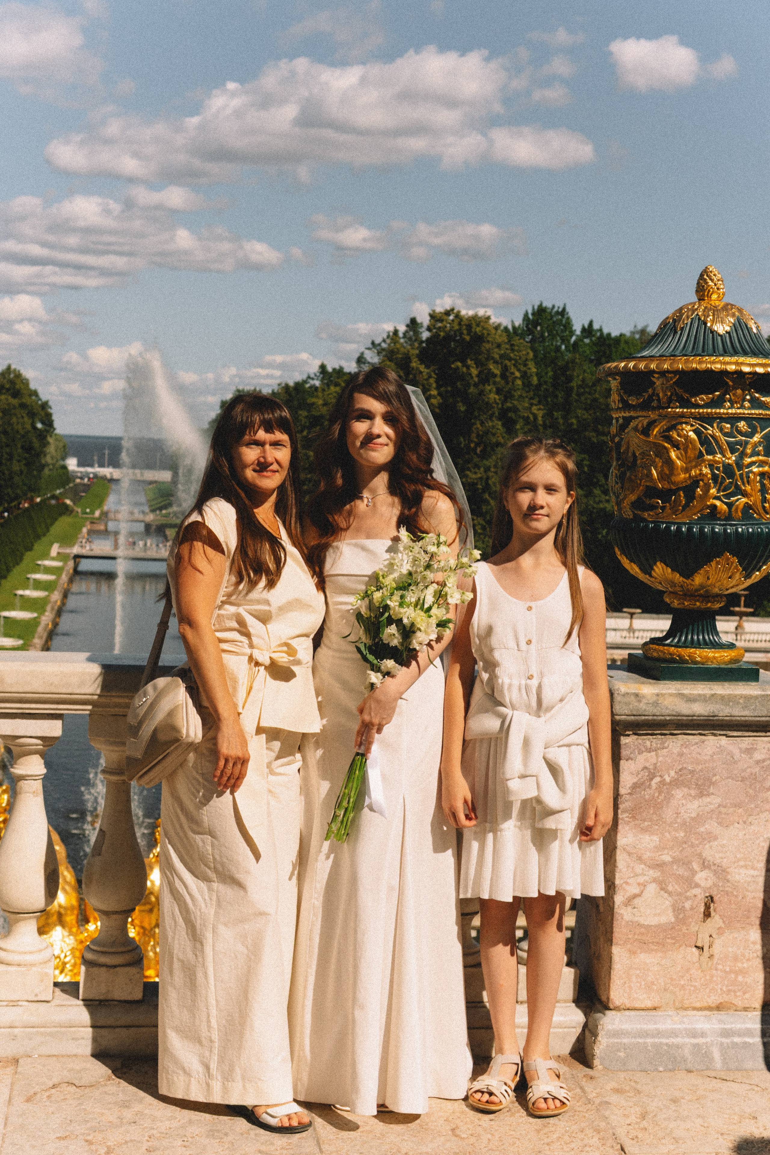 СВАДЕБНАЯ СЬЕМКА В ПЕТЕРГОФЕ И СЬЕМКА РЕПОРТАЖА В ЗАГСЕ ПЕТЕРГОФА. Профессиональный фотограф, Санкт-Петербург — Виктория Богомолова