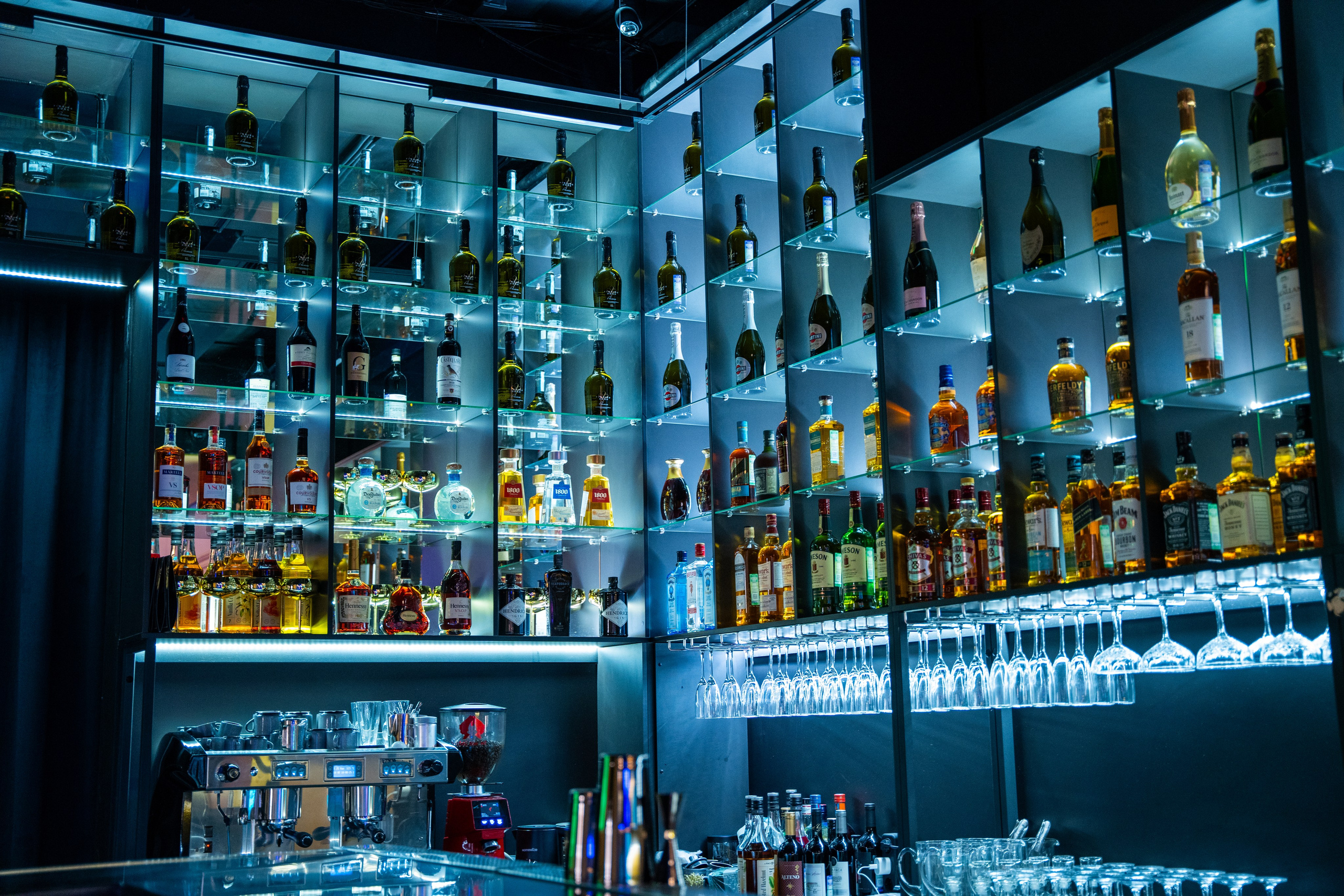 Фотосъемка интерьера стриптиз-клуба Hefner — элитный клуб Краснодара. Интерьерная фотосъемка клуба Hefner в Краснодаре — профессионально. Шедевры для Вас! Фотограф и Видеограф в Краснодаре Пахиев Руслан