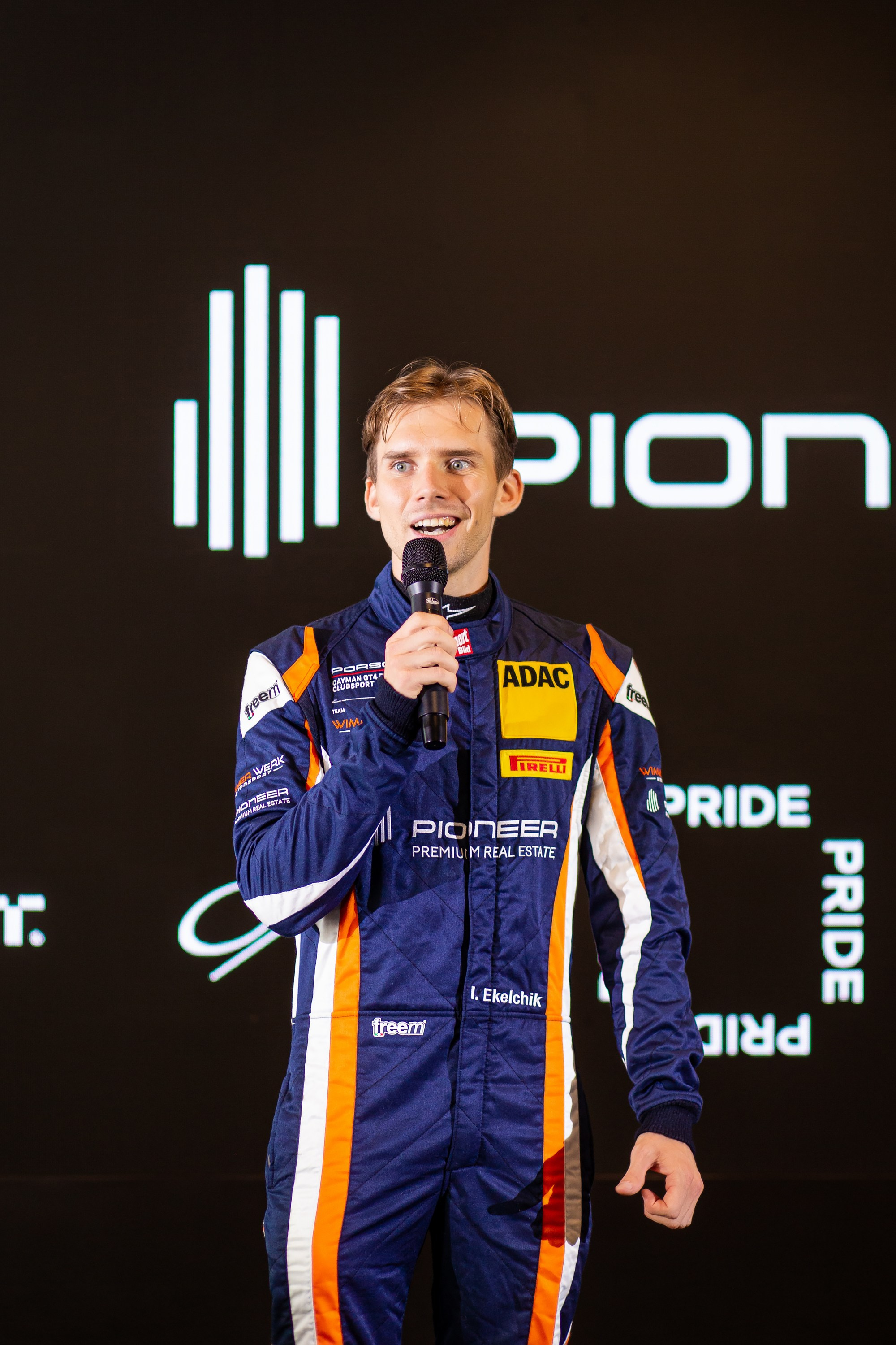 Italian Weekend Pioneer. Репортажный и fashion фотограф в Москве Сергей Бардин