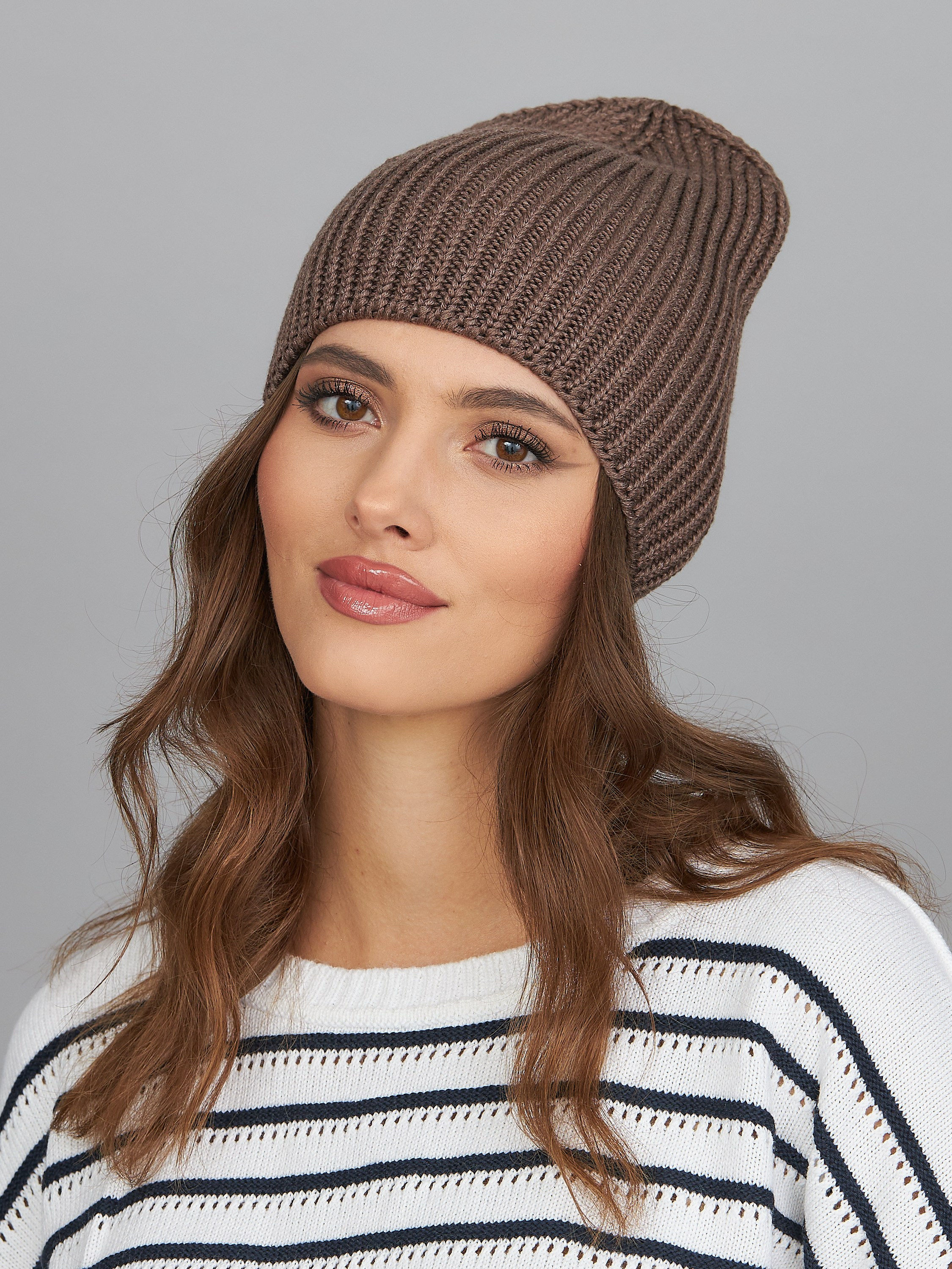 Фотосъемка шапок для маркетплейсов. Алексей Темнов — фотограф в Пятигорске