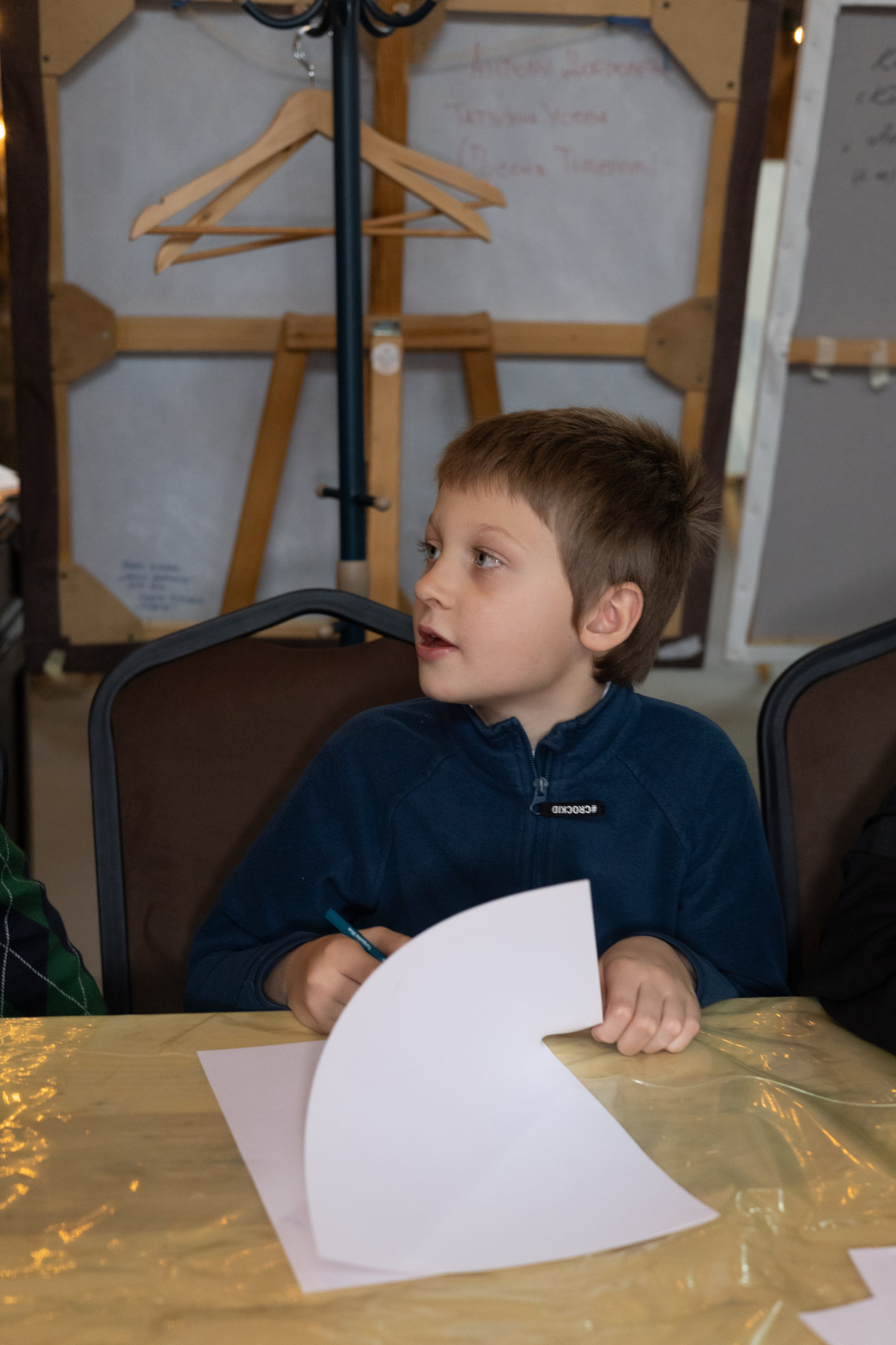 Выставка «АНГЕЛЫ МИРА». Фотограф Красноярск съемки лавстори, фотосессия в студии, портретная съемка, творческие фотосессии