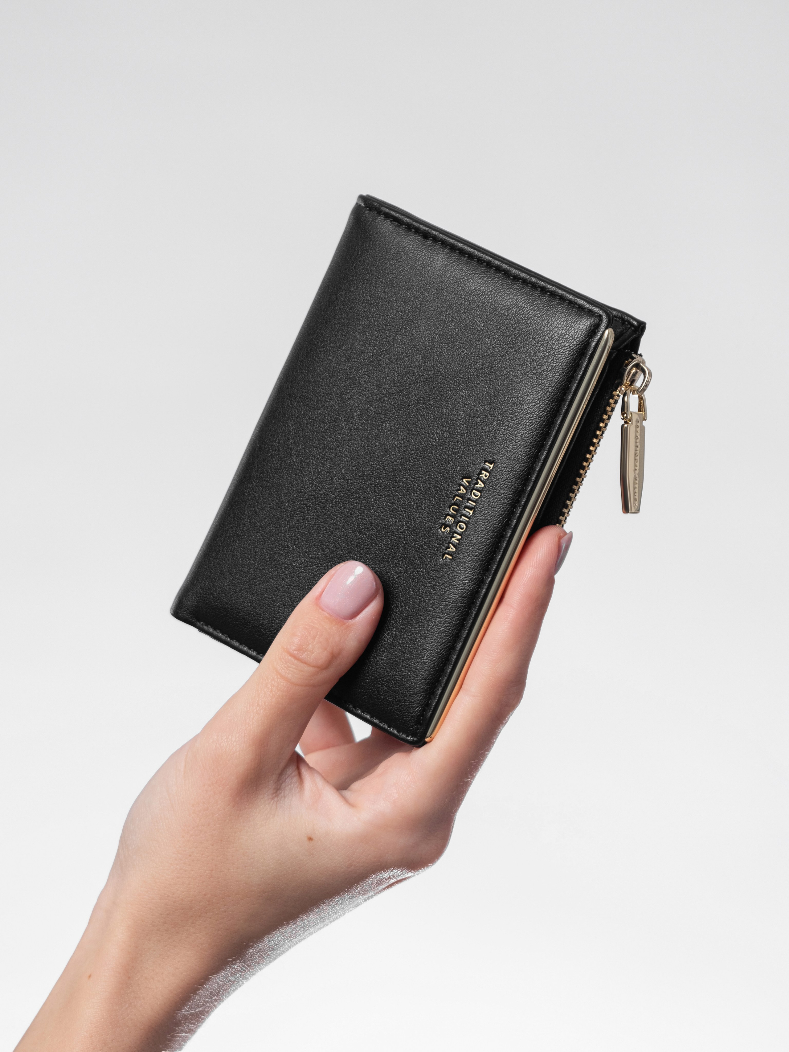 Кожгалантерея. Food и предметный фотограф Никита Алексеев