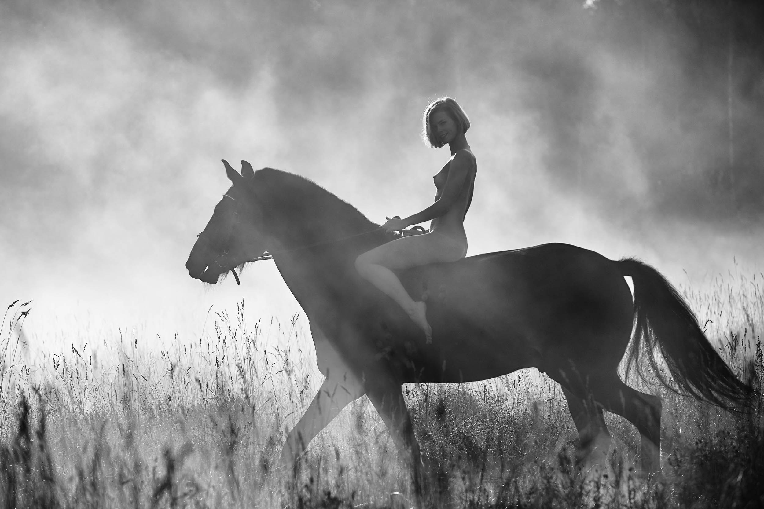 Фотопроекты и съемки на природе, с лошадьми, самолетами и авто. Выездная фотосессия. Фотограф, фотопроекты Михаила Семенова в Ярославле. Фотошкола