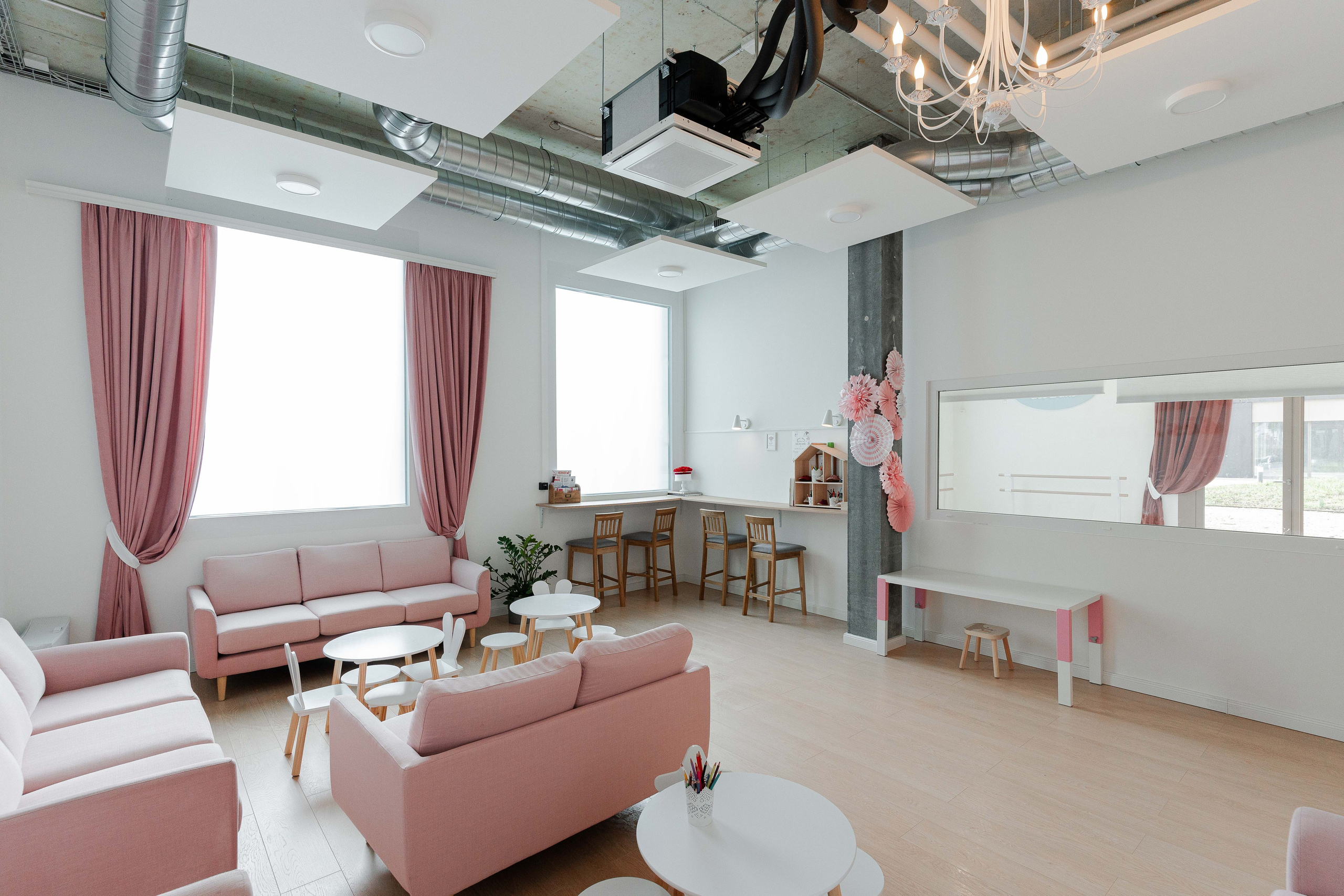 Commercial Photographer Geneva | Interior, Business & Restaurant Photography. Professional Wedding Photographer Geneva & Romande Switzerland | Tanya Creator