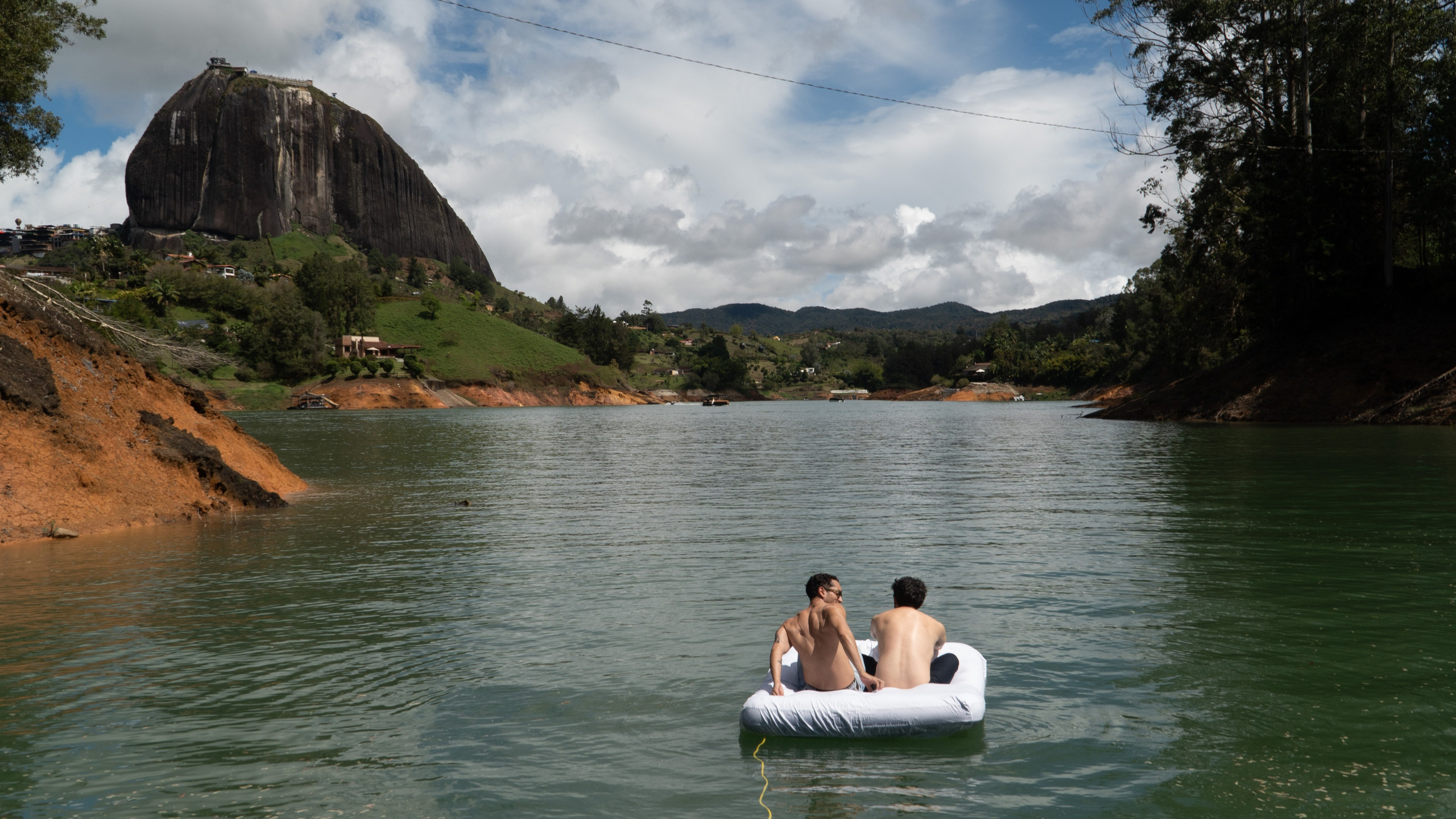 Guatape full. Wedding Photographer in Barcelona and Medellin