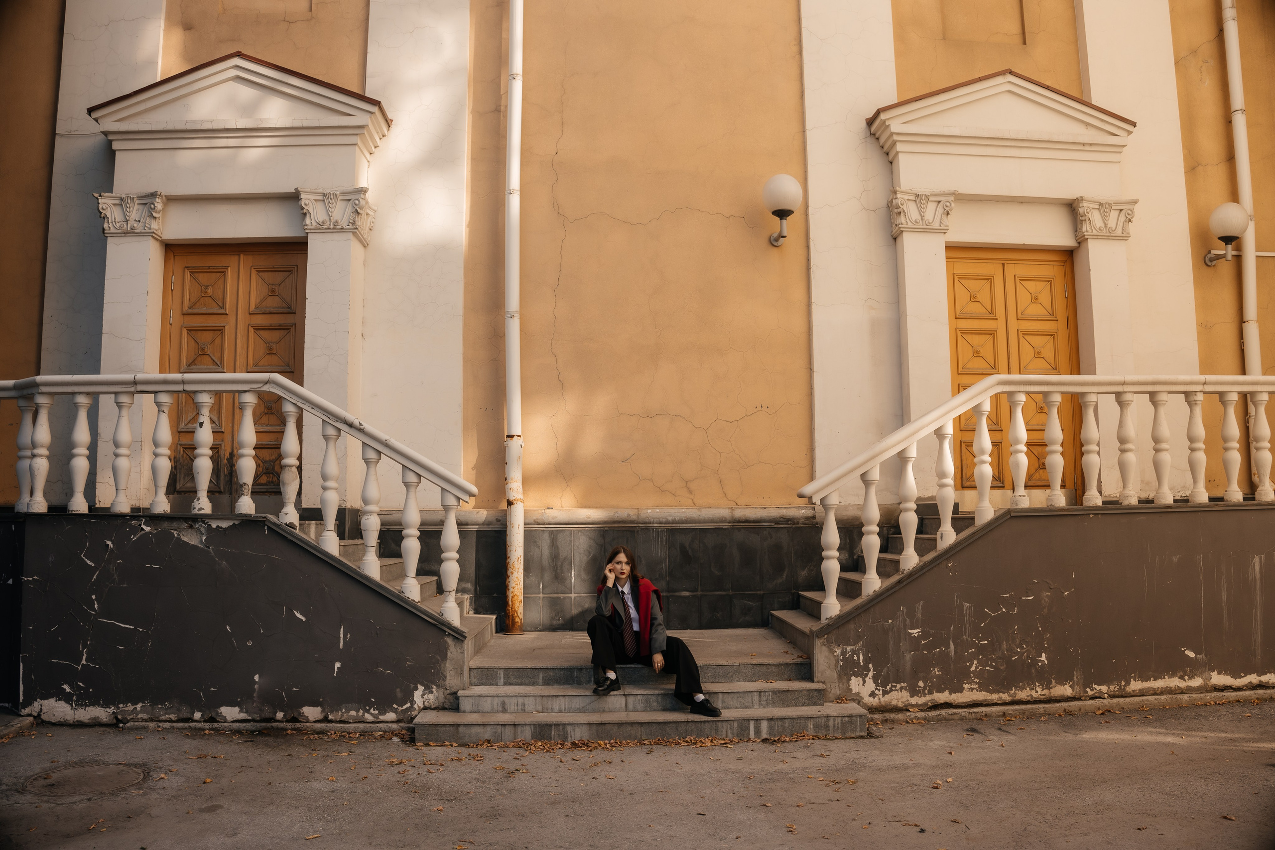 Софа. Прогулочная фотосессия у Победы. Свадебный и семейный фотограф в Новосибирске Ирина Дорошкова