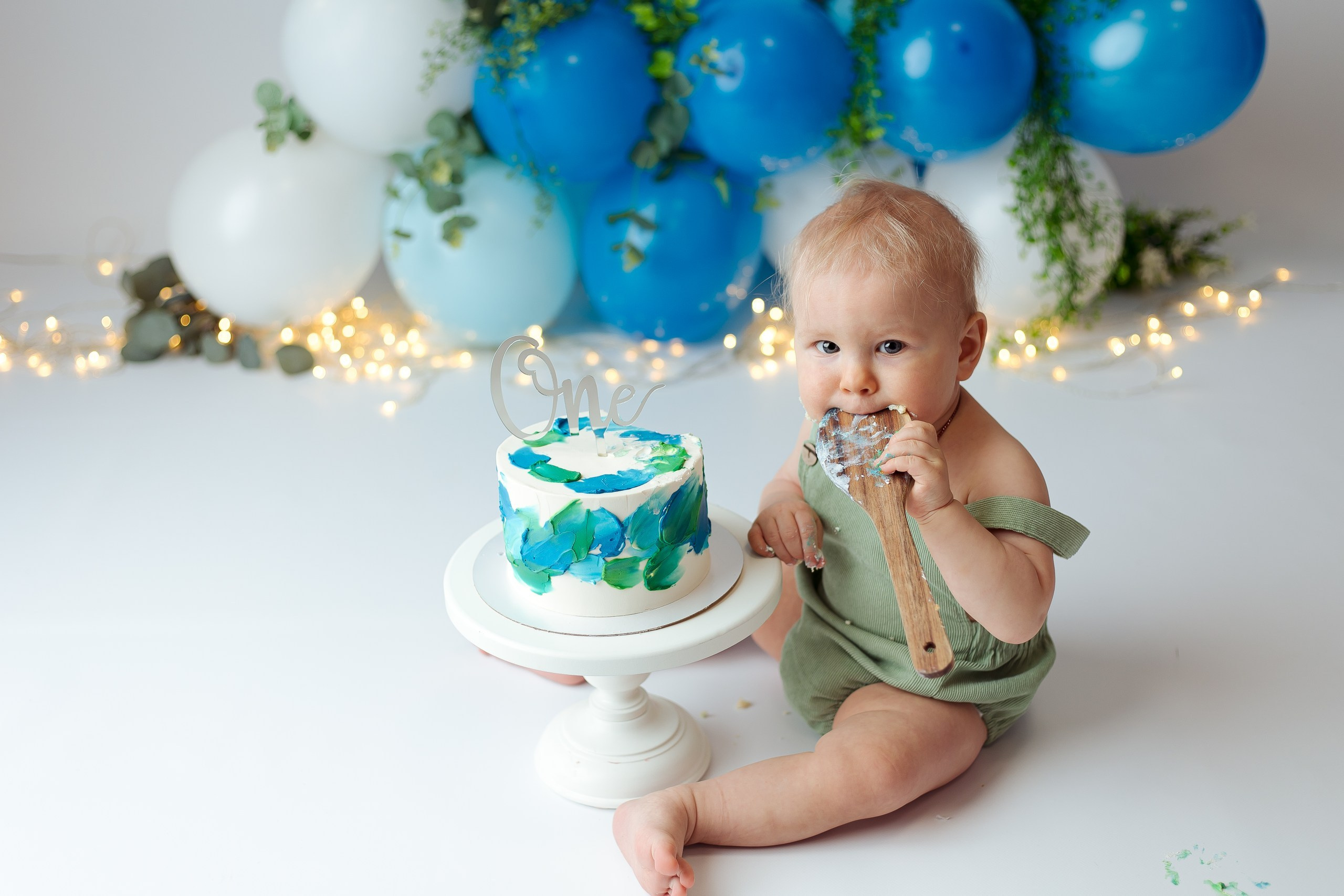 Праздничное оформление. Фотограф беременности, новорожденных Москва. годики под ключ