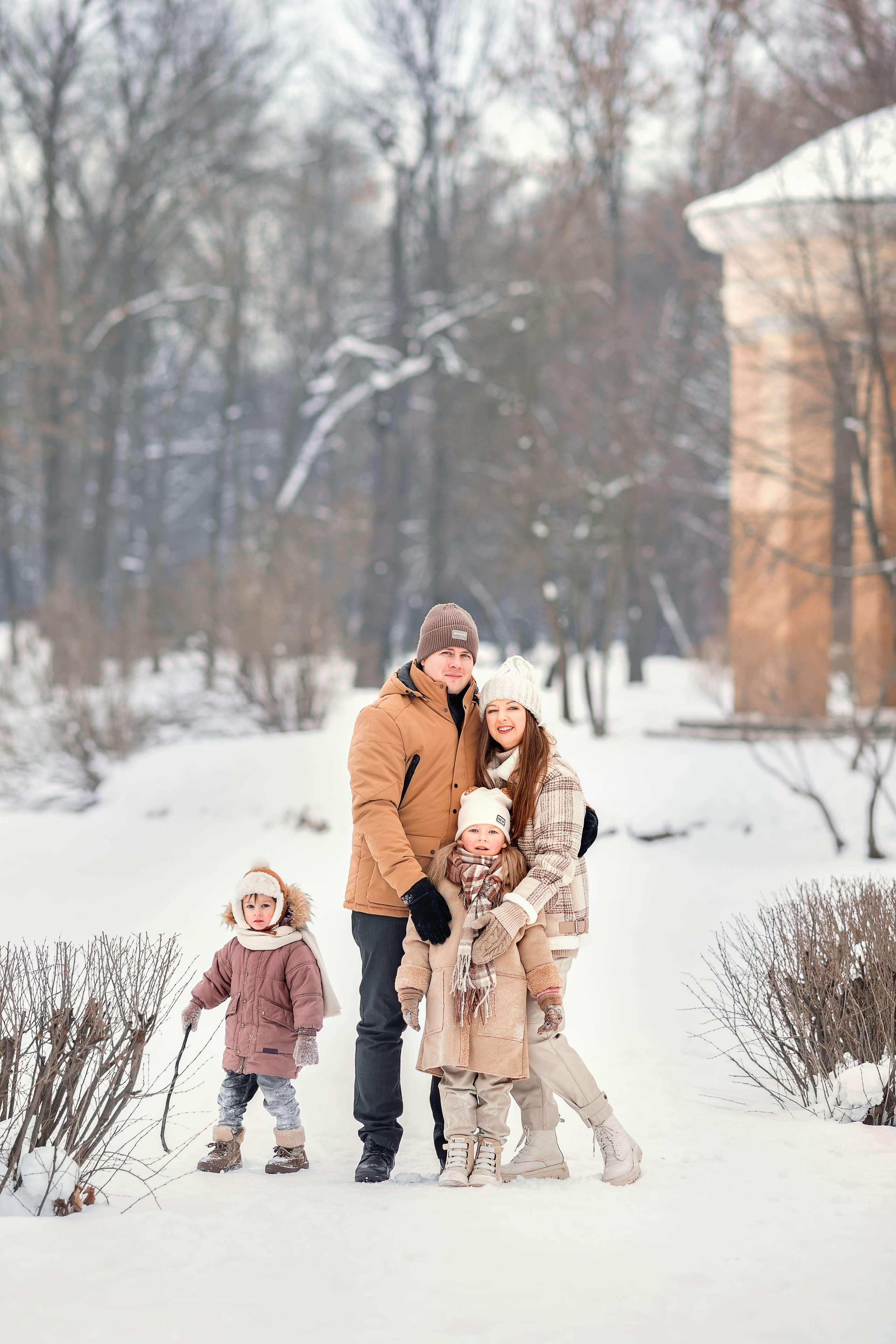 Зимняя семейная фотосессия в парке. Фотограф Юлия Кондратьева
