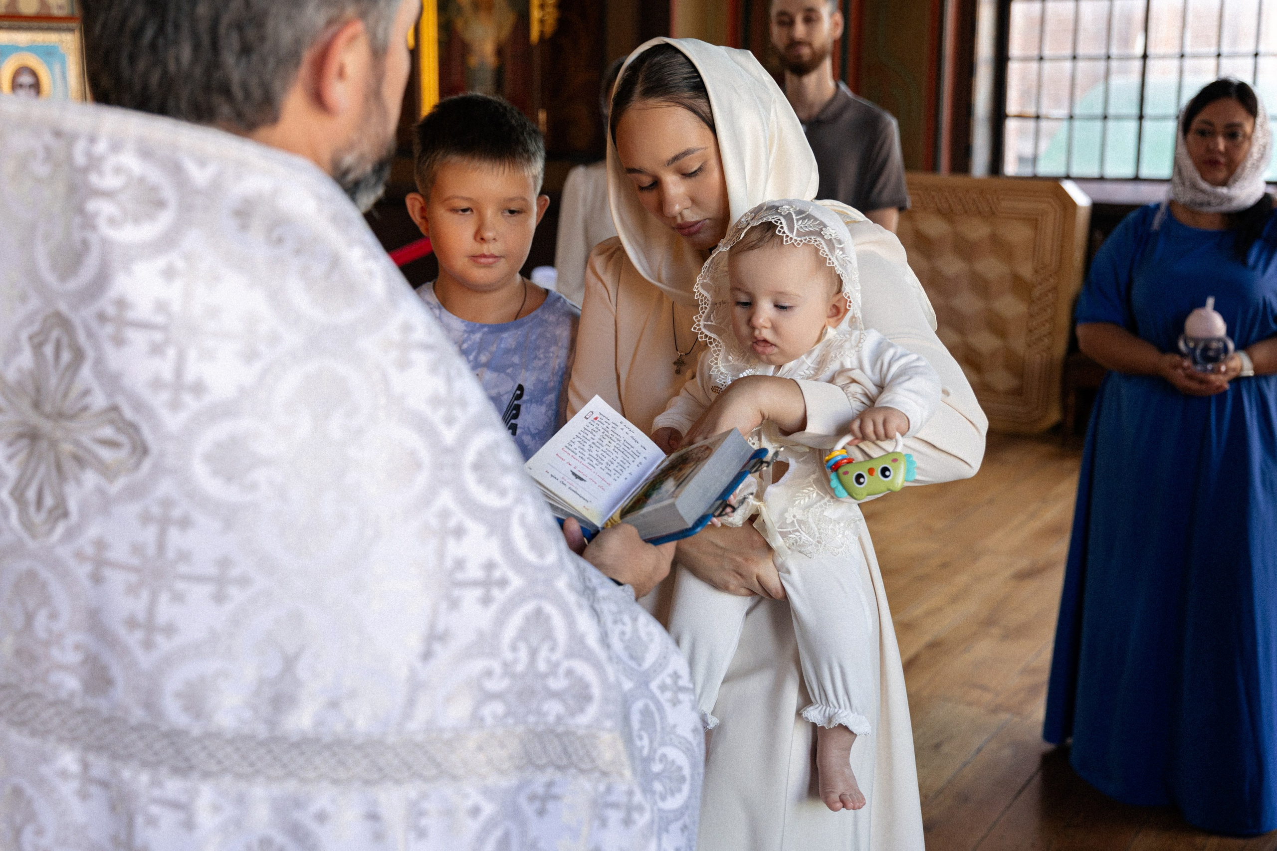 Крещение в Свято-Троицком соборе. Свадебный фотограф и видеограф Краснодар, Ростов, Сочи, Новороссийск
