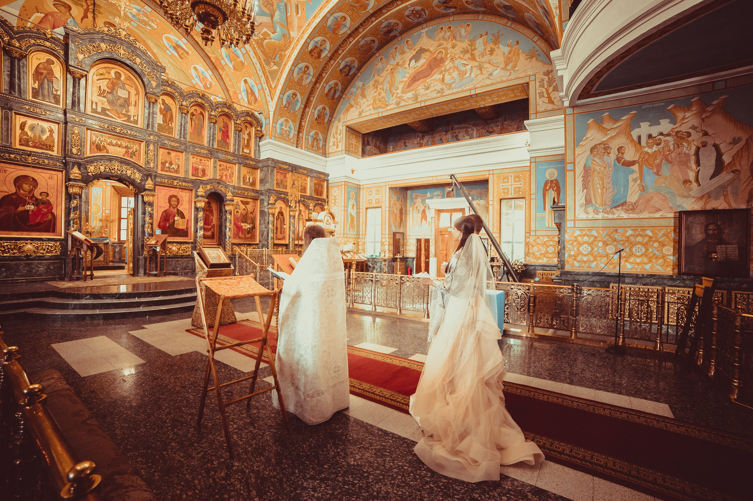 Съемка венчания в Москве. Фотосессия таинства в церкви