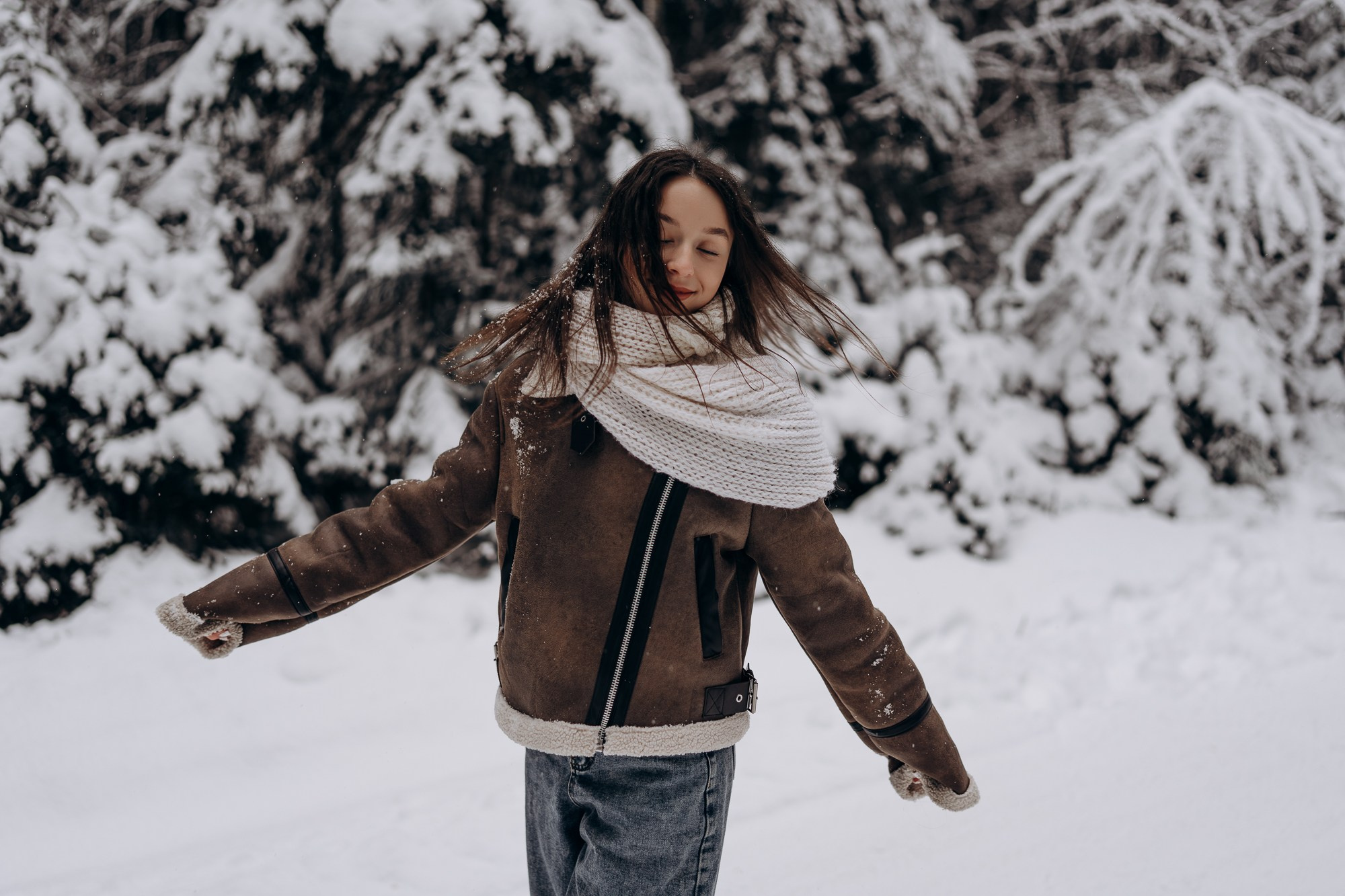 Зимняя фотосессия для девушки с собакой. Свадебный и репортажный фотограф в Ярославле Евгений Сальников