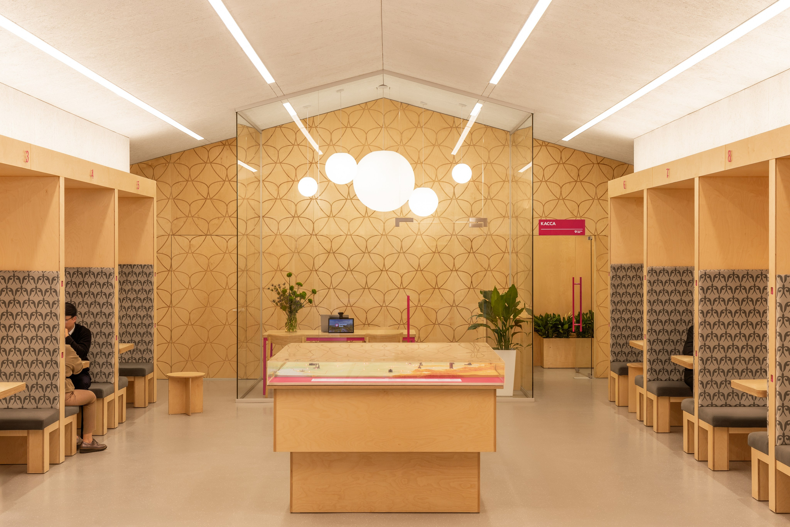 Юлия Малышева — Евразийский Банк. Roman Yakunin — interior photographer in Almaty, Kazakhstan