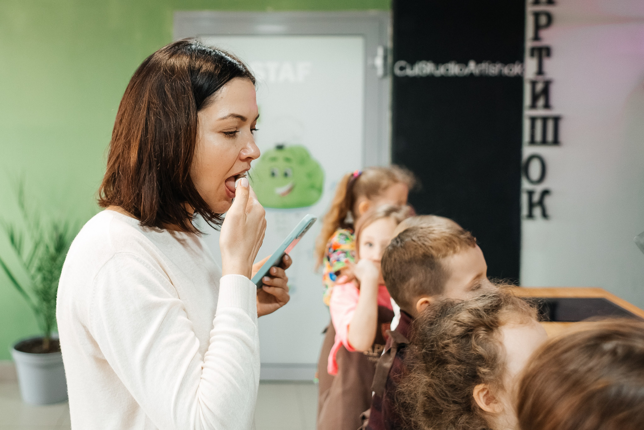 Детский мастер-класс в «АРТиШОК». Фотограф Кемерово | Сергей