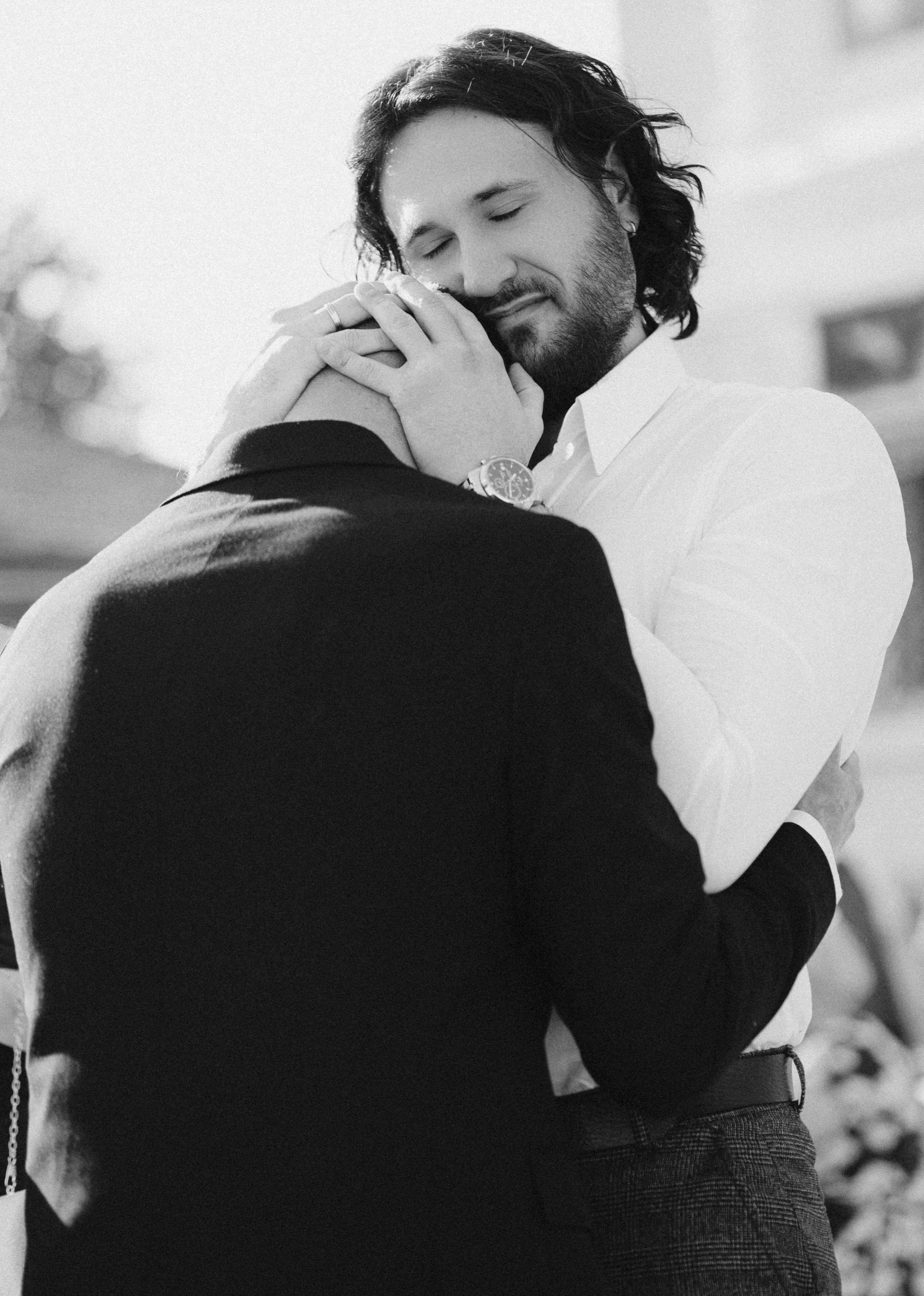 От любви есть только одно средство: любить ещё больше