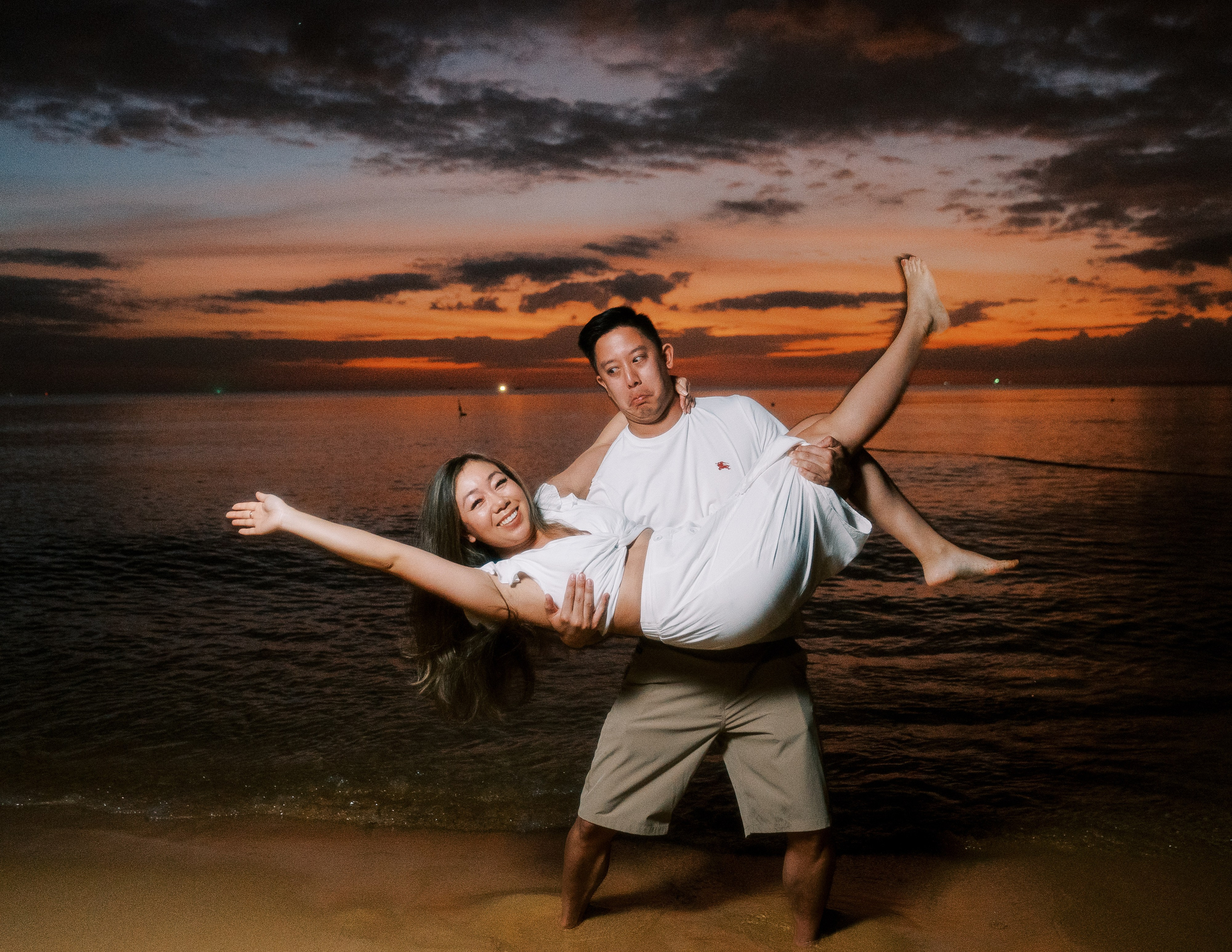 Sunset photo shoot. PhuQuoc photographer — Phu Quoc wedding photographer