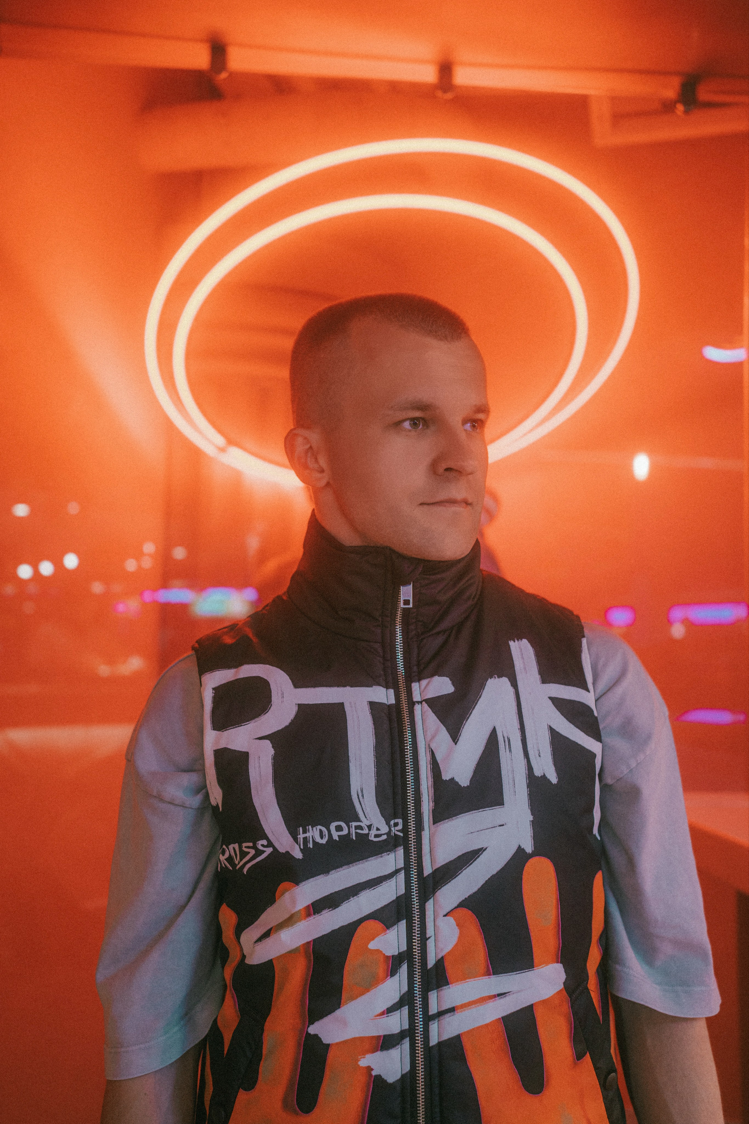 В кадре: педагог. Творческие фотосессии в Москве. Фотоальбом лидера группы ЯЛО