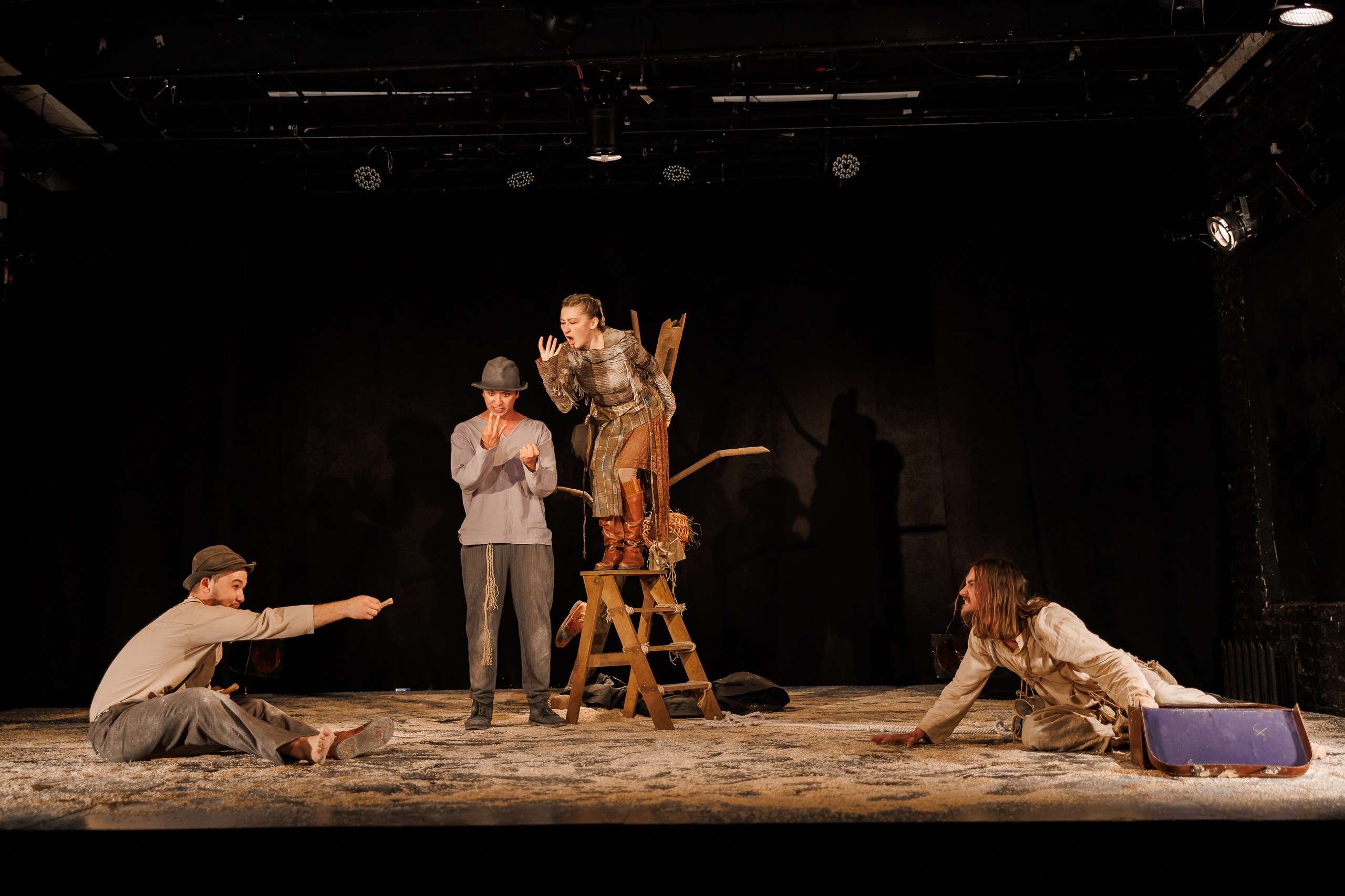 Спектакль «В ожидании Годо» от театра Д. Лица в СПб. Фотограф в Санкт-Петербурге — Сергей Петров