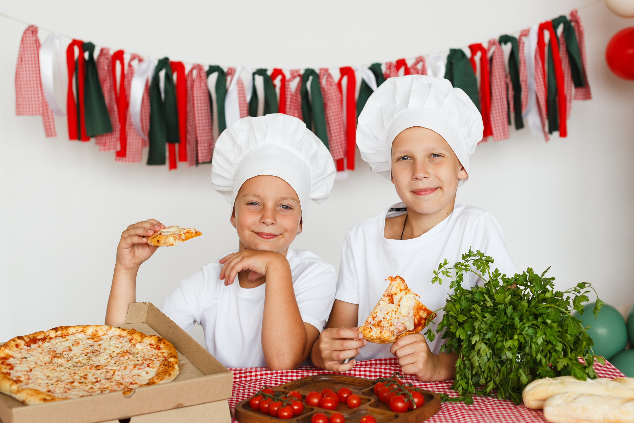 Детская фотосессия с пиццей