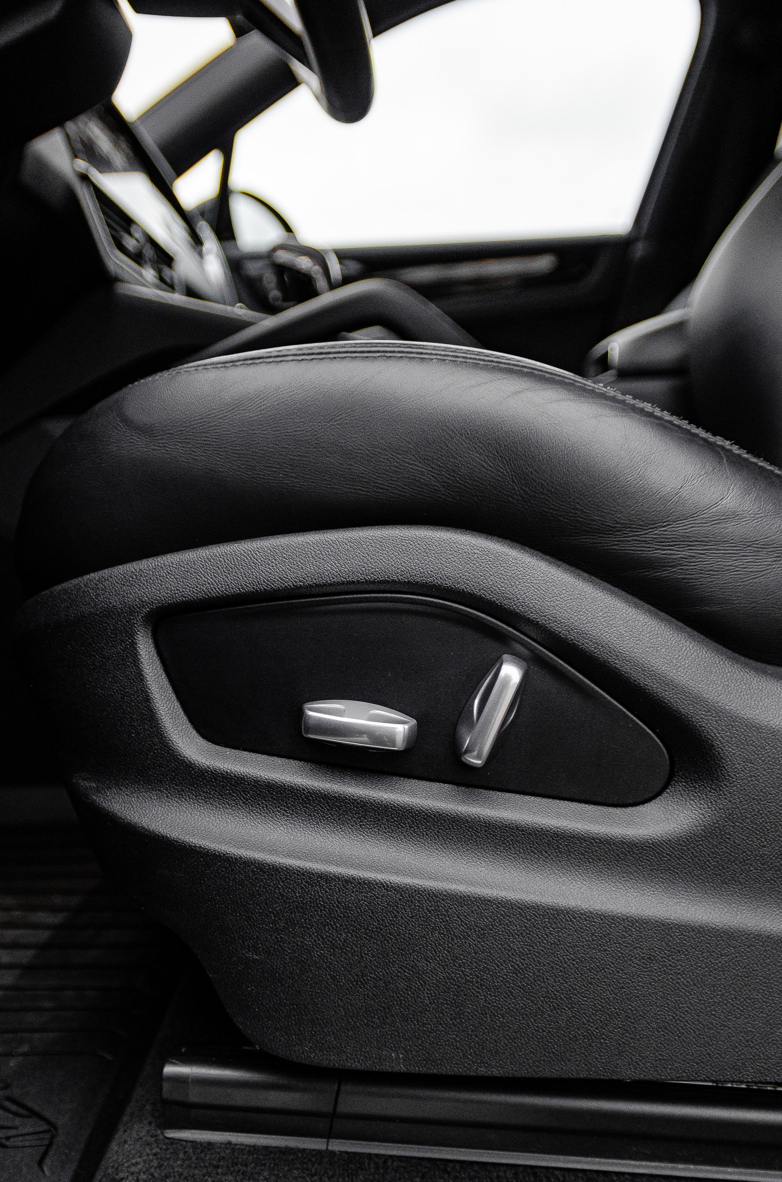 Porsche Cayenne. Автомобильный и интерьерный фотограф в Минске Александр Тагаев