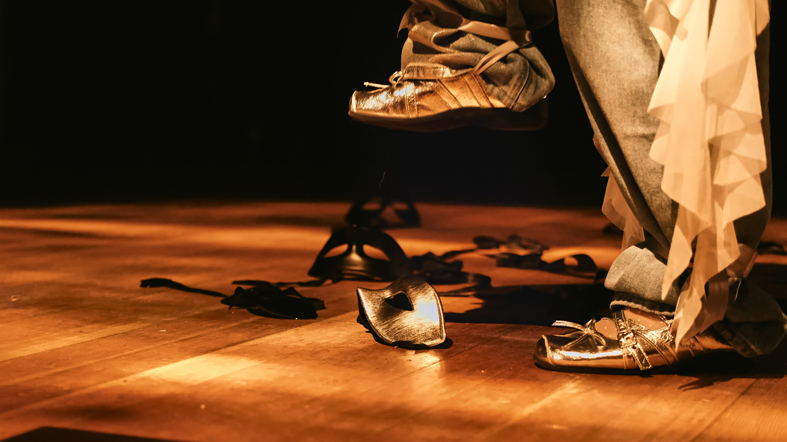 Elevate. Муз. клип «Маскарад». Сет дизайнер предметный фотограф в Москве Анна Андреева