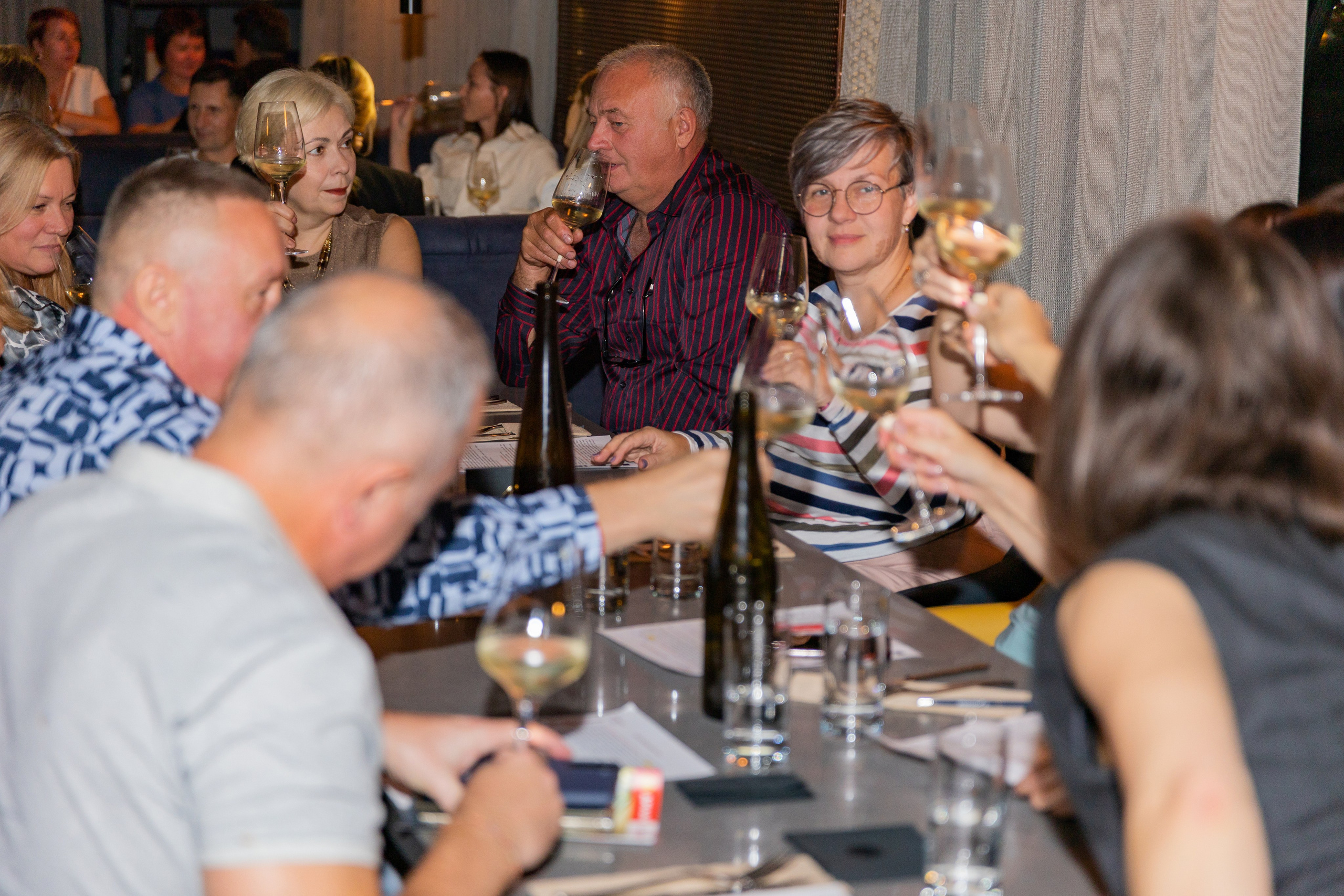 Дигустация вина от магазина Дилан в ресторане Кантина. Выпускные альбомы во Владивостоке