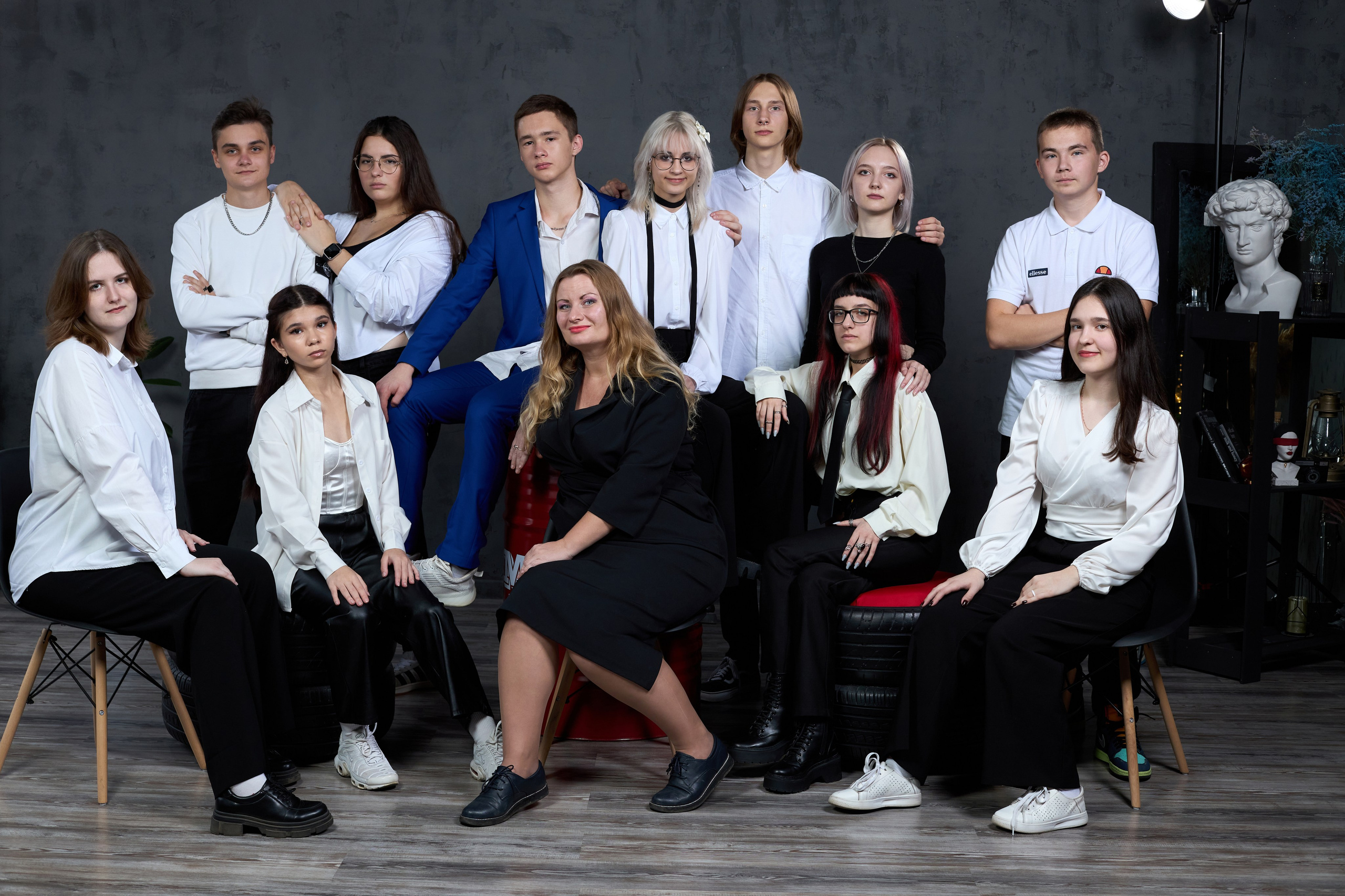 Сьемка выпускного альбома в студии DARK LOFT таганрог. Фотограф Выпускные альбомы Таганрог Сергей Коробченко