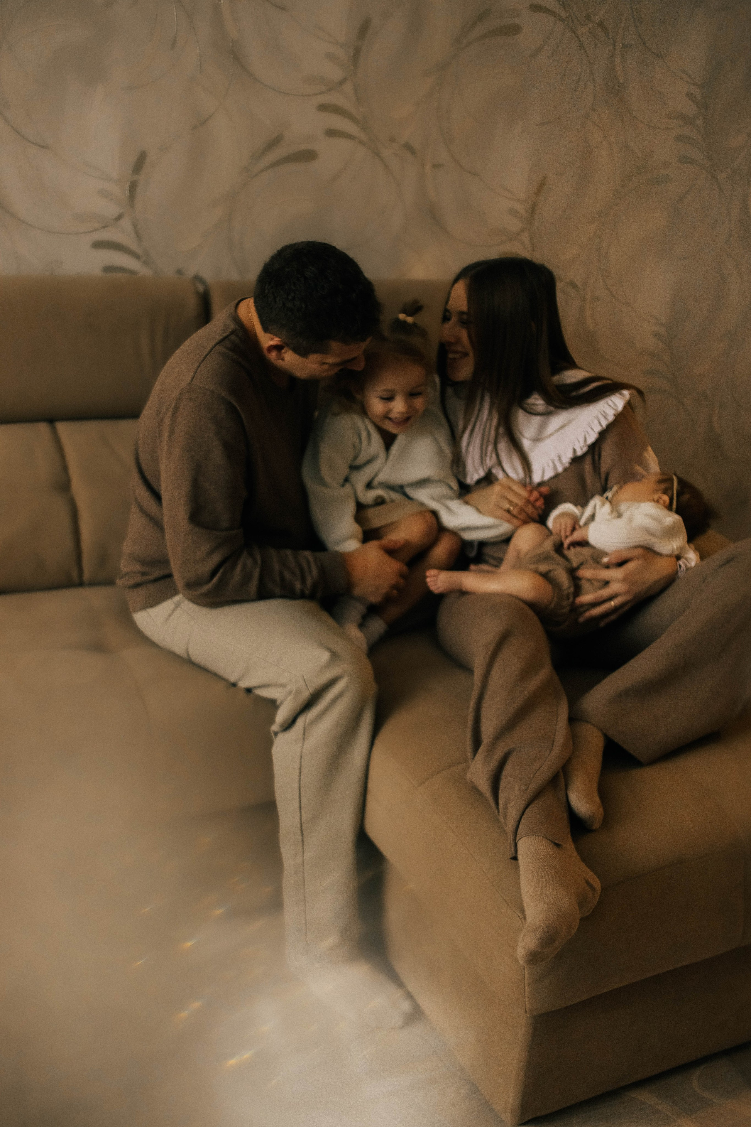 Анастасия, Андрей, Ариша и Анюта. Главная