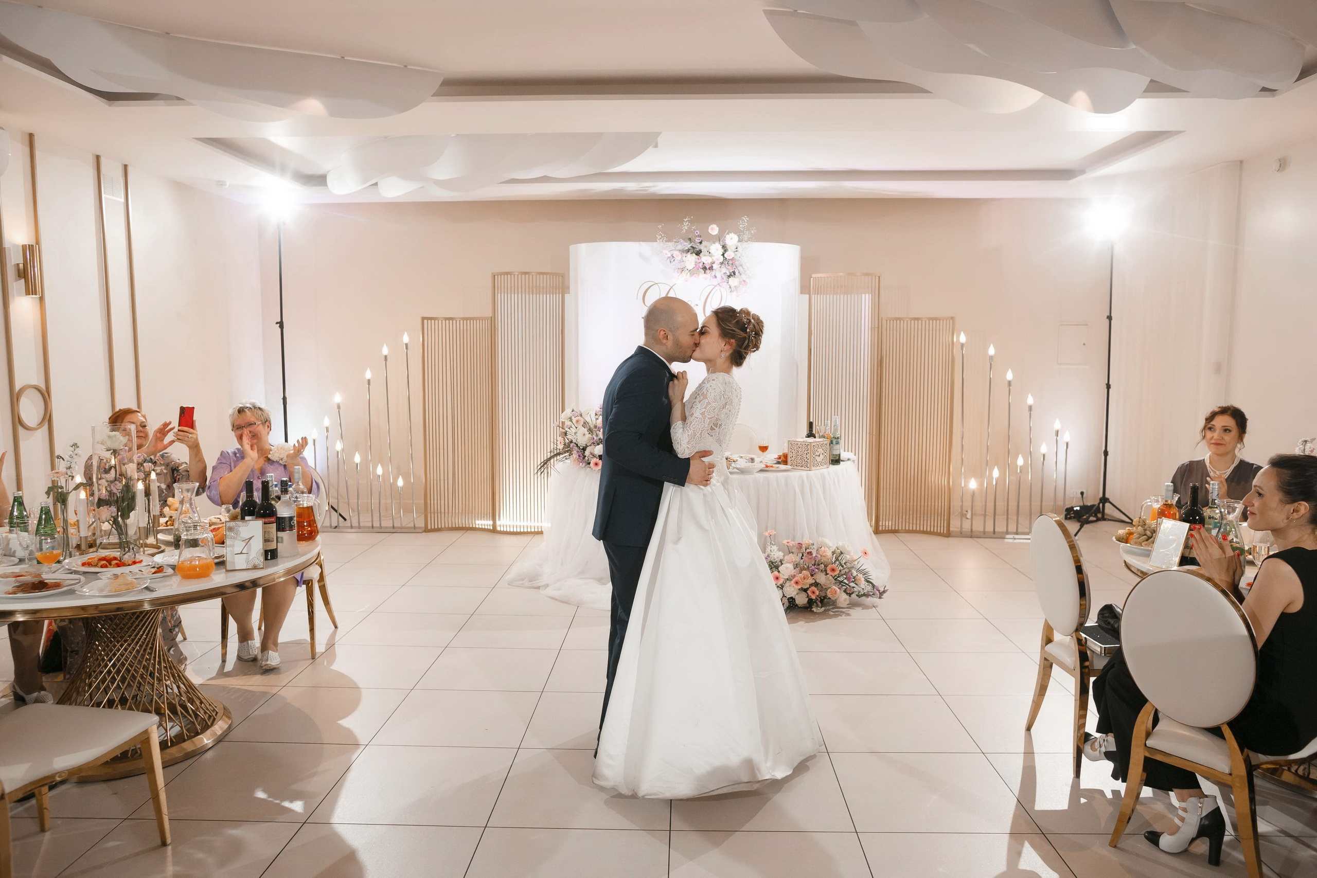 Свадебный банкет. Свадебный фотограф Игорь Брундасов 8PHOTO на свадьбу венчание загс СПб