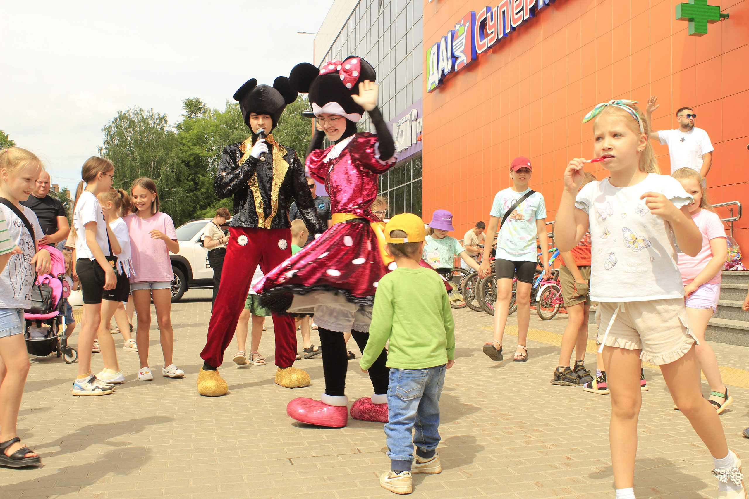 Год с открытия ТЦ Талисман. Лиза Рязанцева