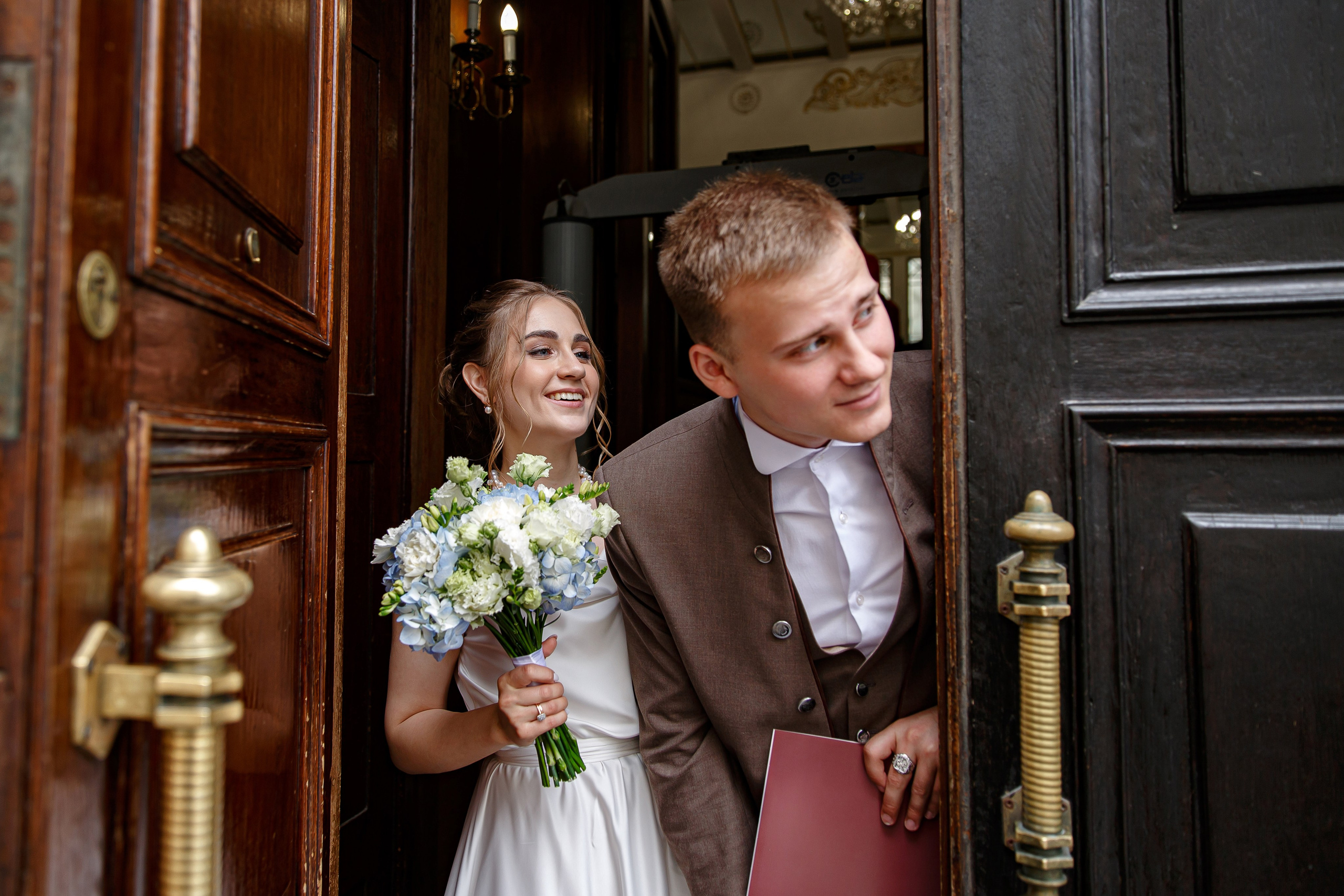 Свадебная фотосессия в городе и в фотостудии. Свадебный фотограф Москва и МО Сергей Киржаев