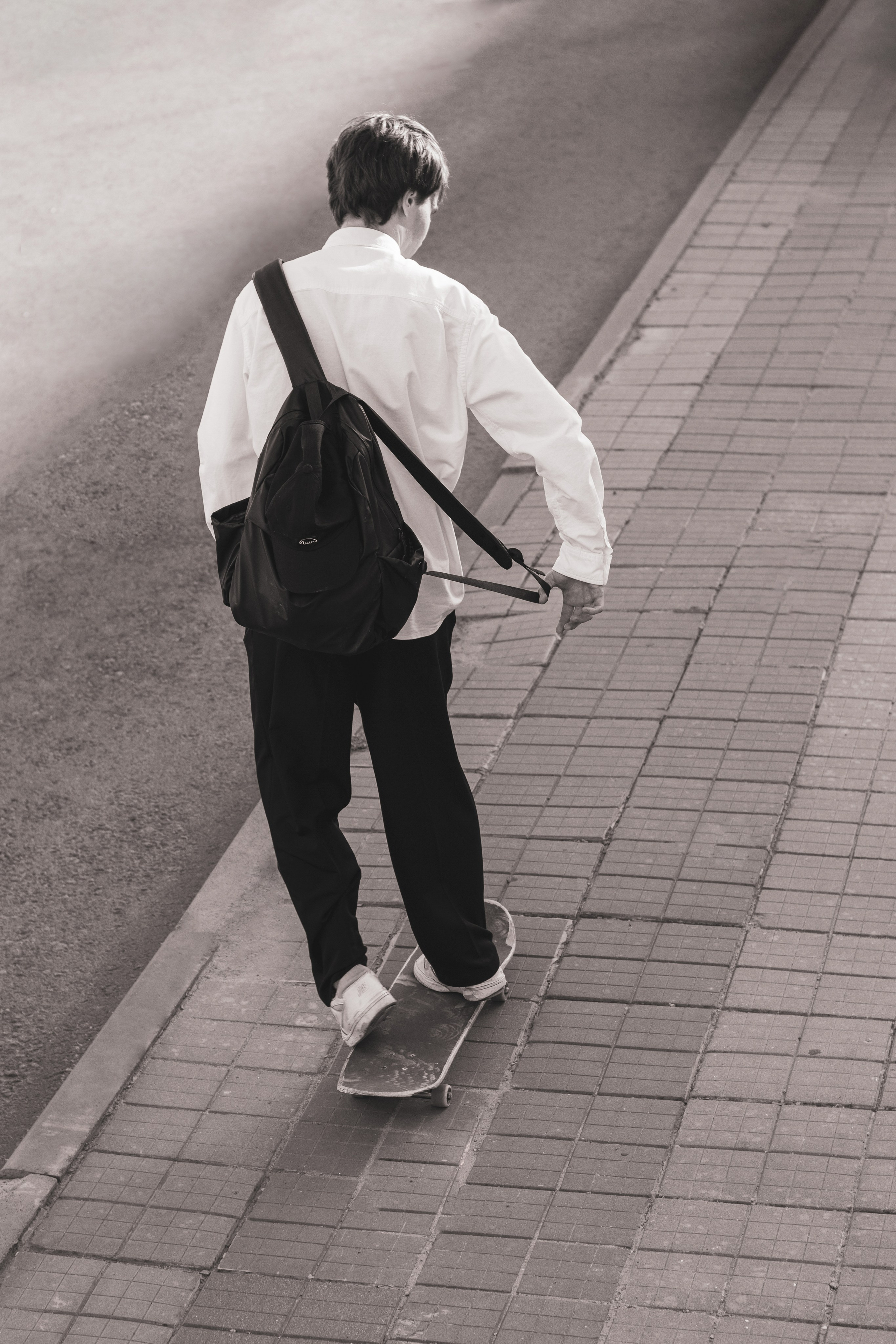 Уличная съемка — Александр. Портретный фотограф в Орле. Готовые фото за 3 дня! Помощь в позировании. Советы по организации