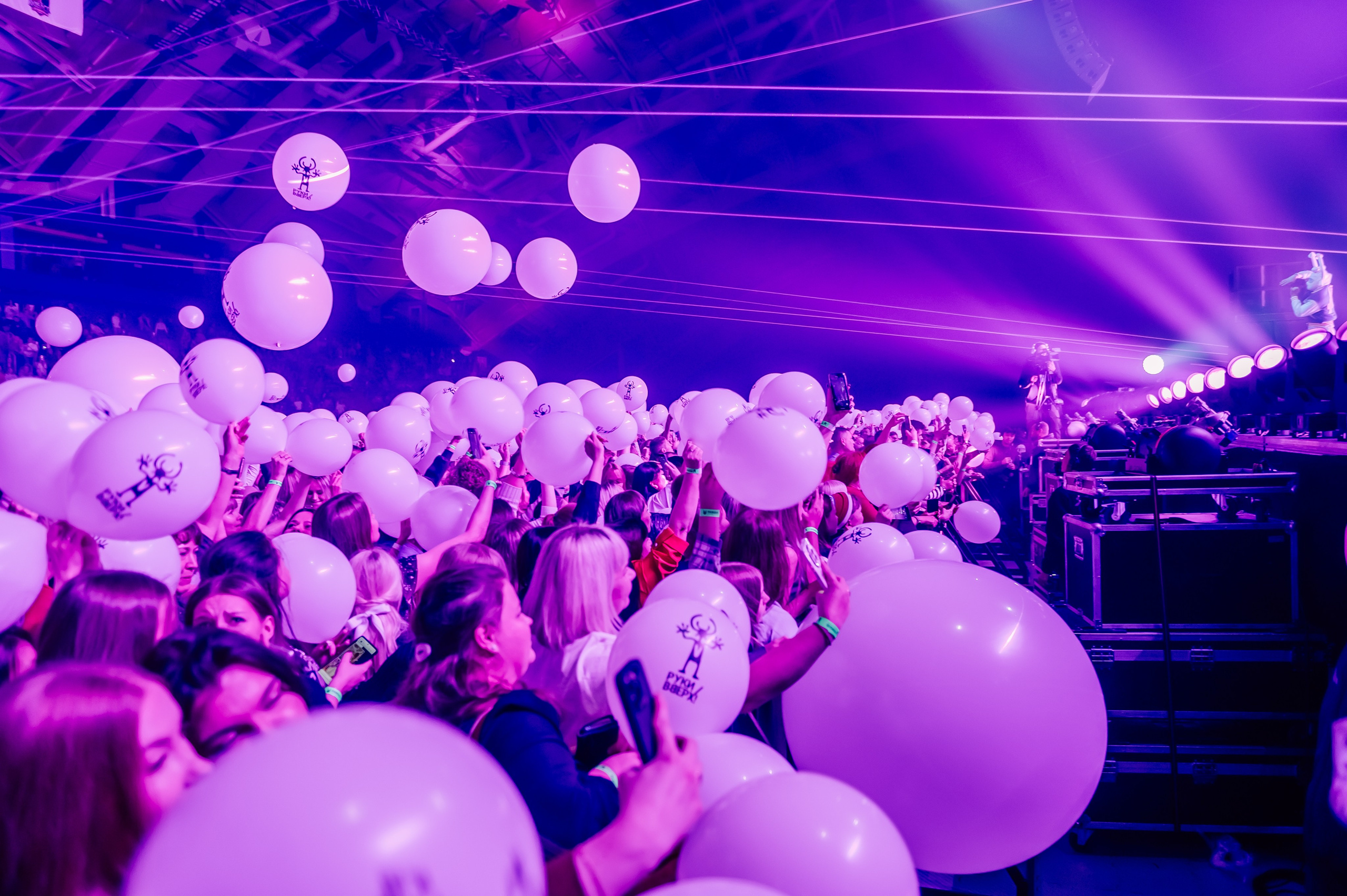 Руки вверх в Ледовом Дворце 15.11.2025. Детский фотограф, семейный фотограф и репортажи в Кемерово